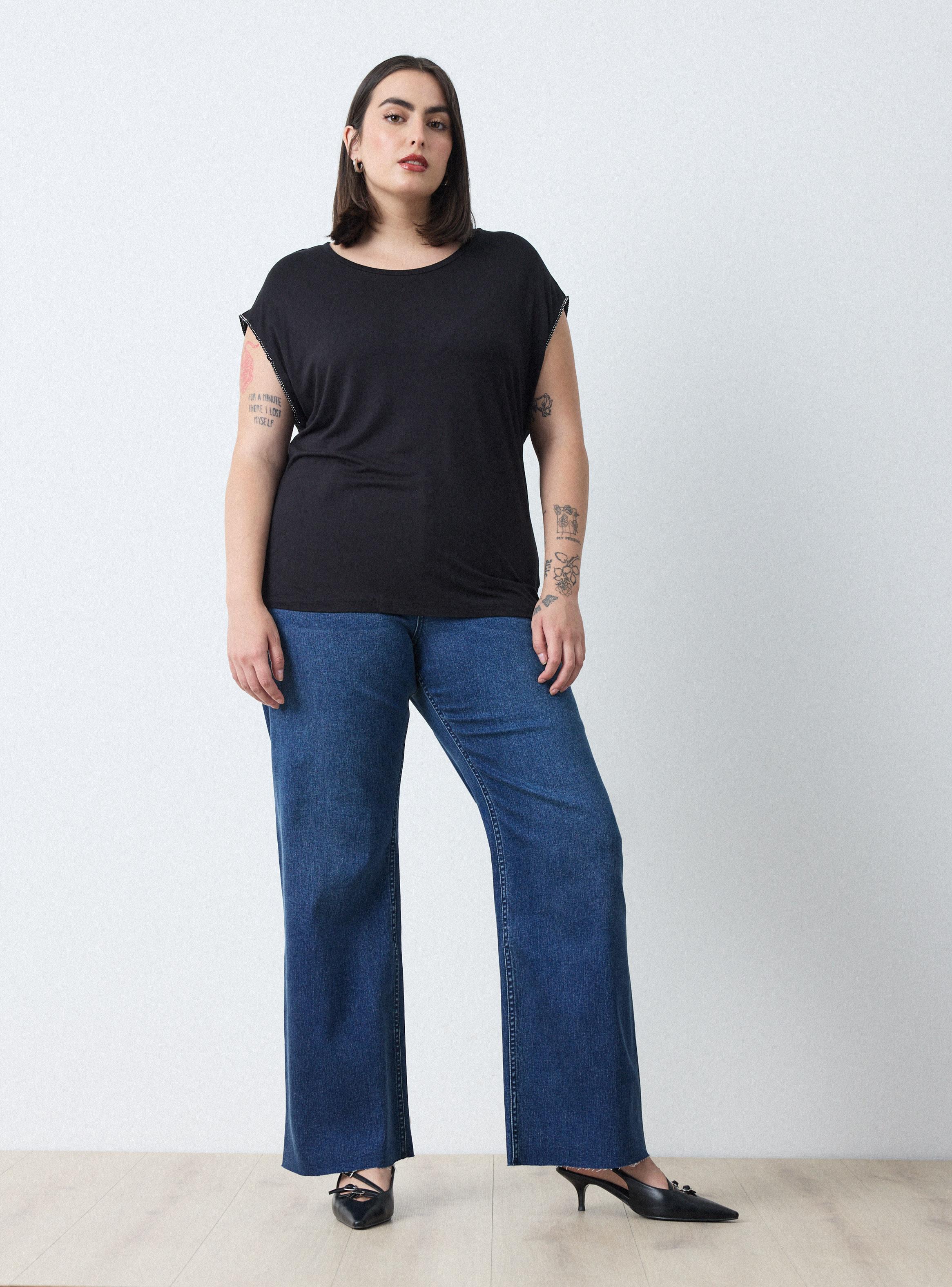 Polera Hombro Caído con Brillos en Puños-4