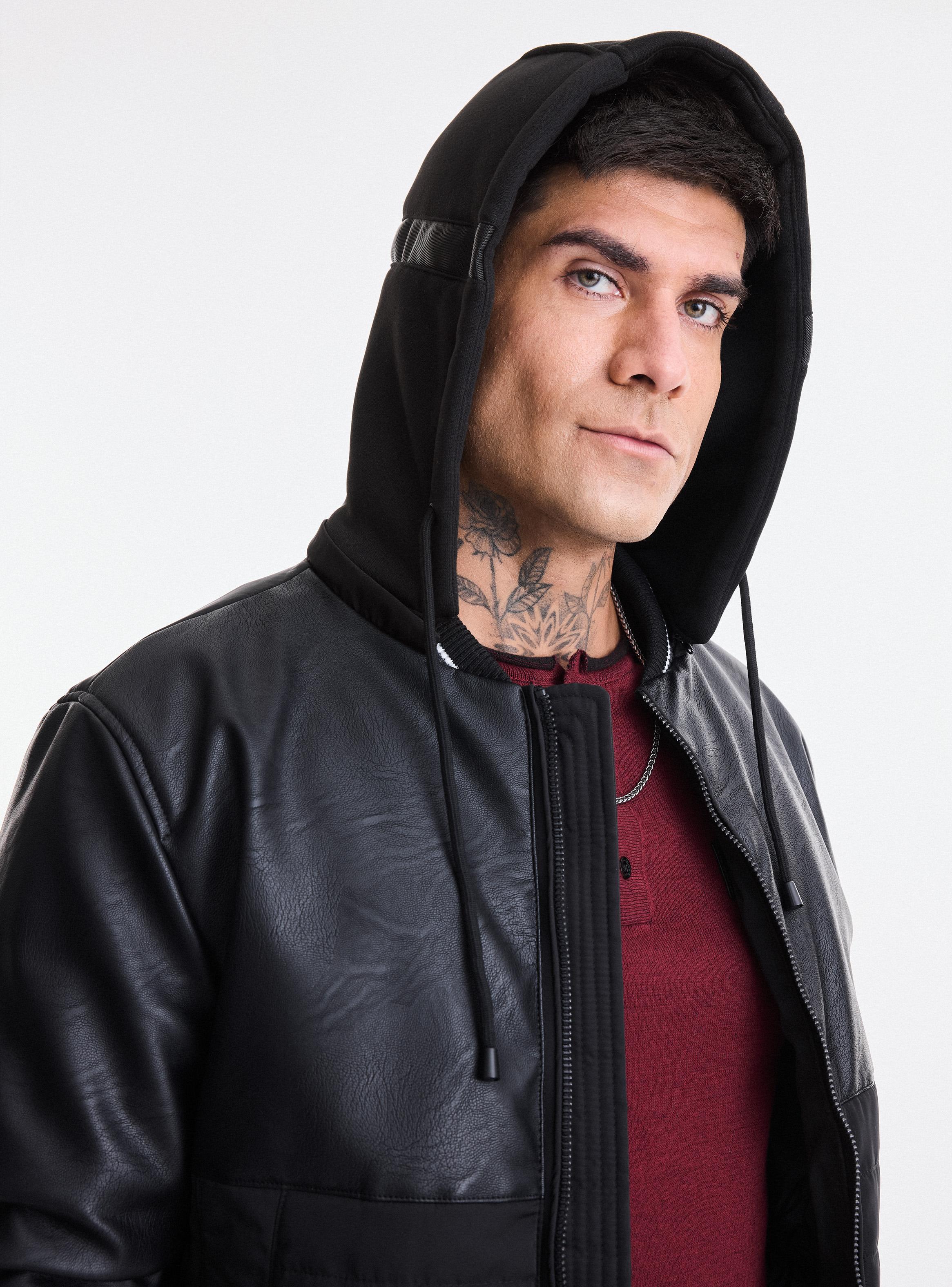 Chaqueta Bomber Capucha Cuero Ecológico y Canvas-2