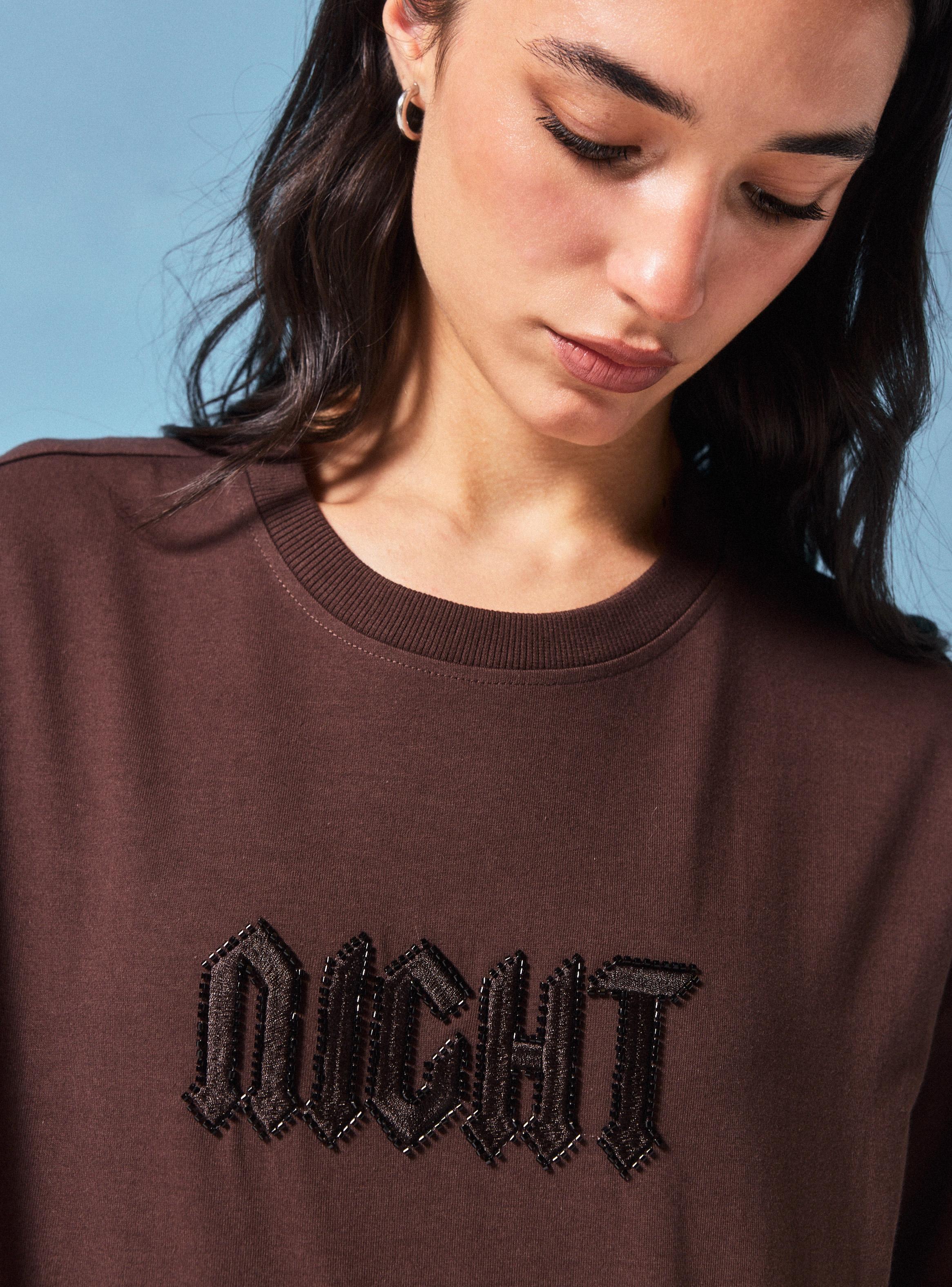 Polera Boxy Fit Bordado-3