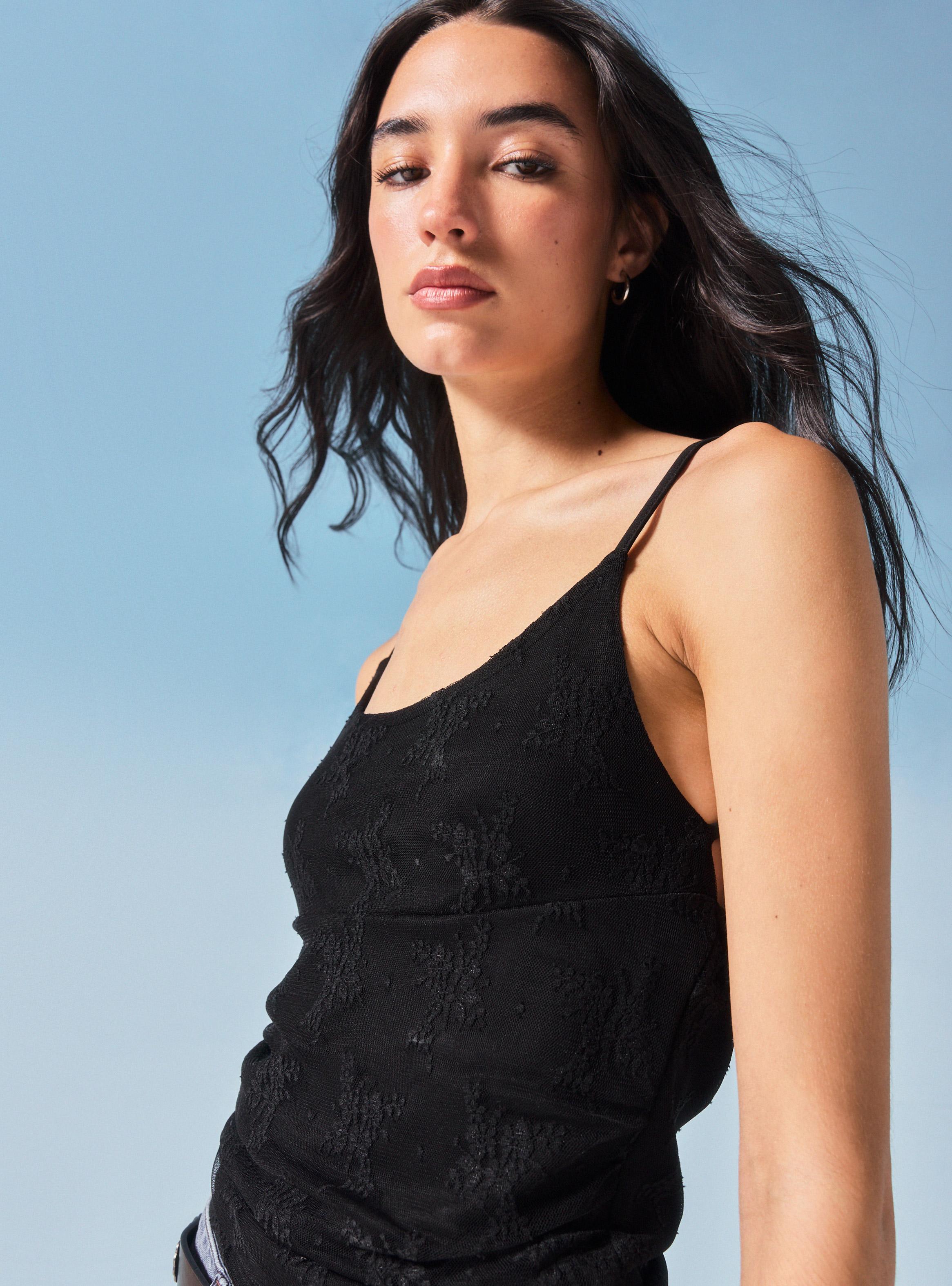 Polera Encaje Escote Espalda-2