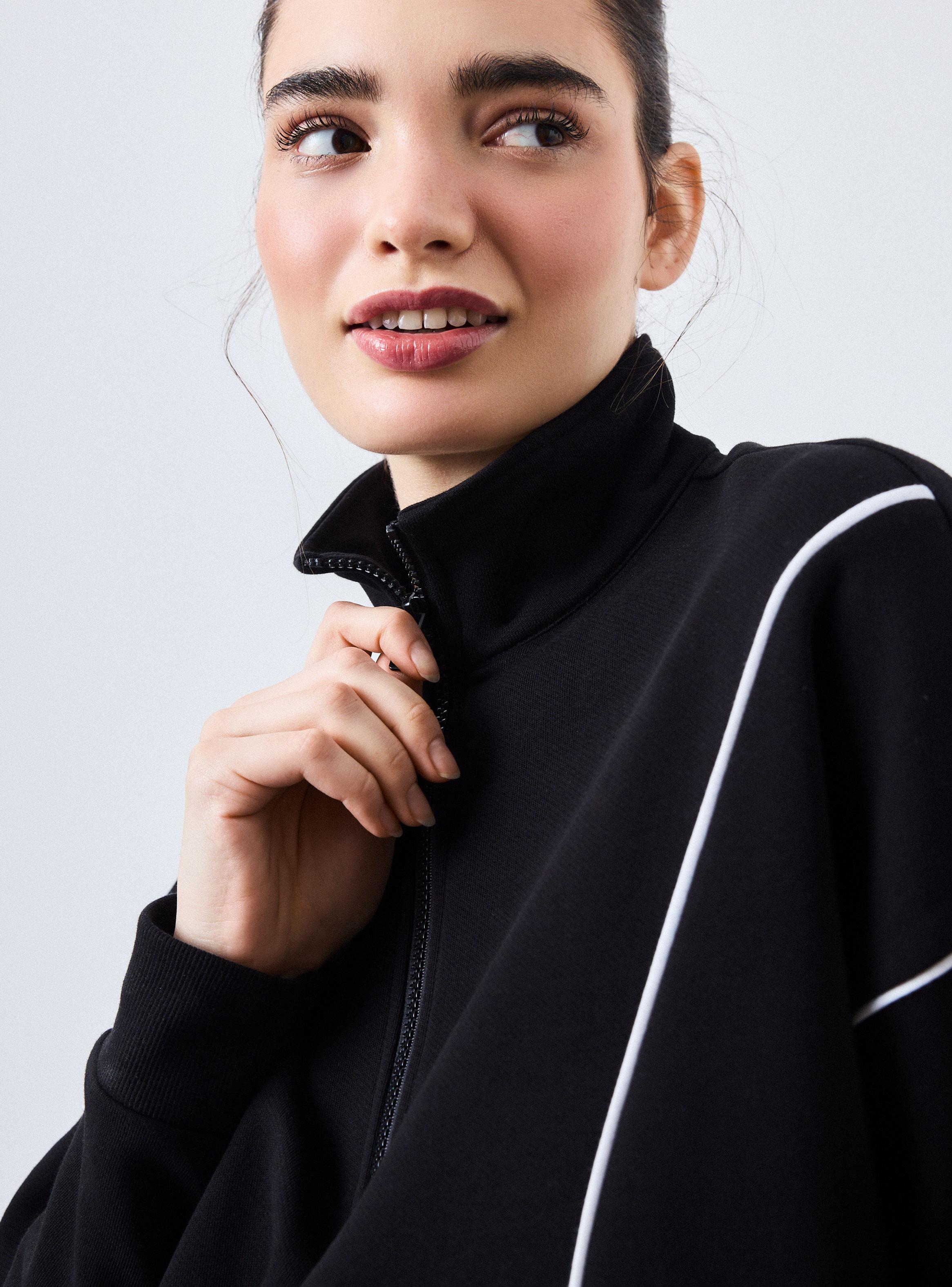 Polerón Piping y Detalles en Contraste-2