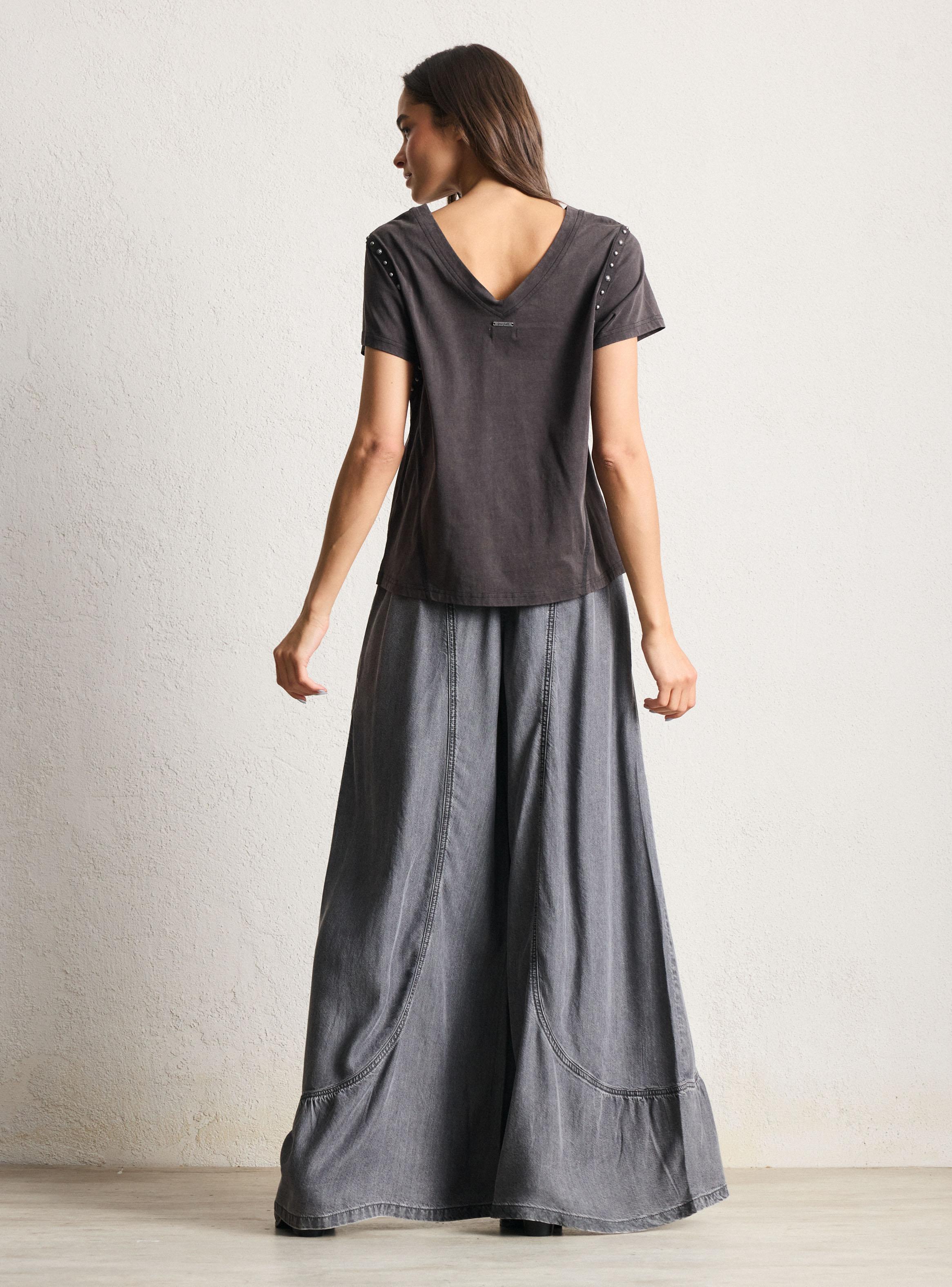 Polera Lavada y Aplicaciones Metálicas en Sisa-4