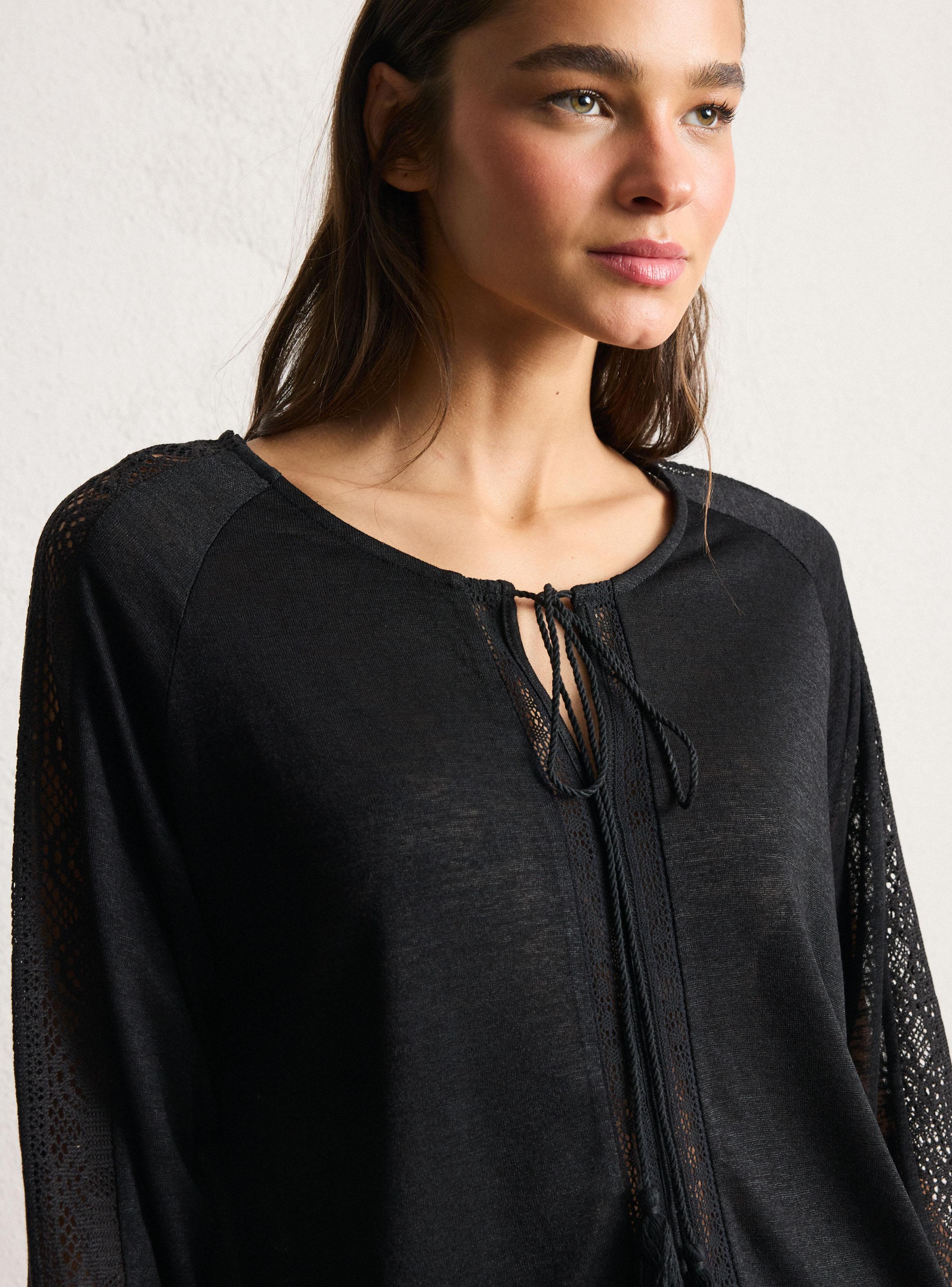 Polera con Aplicación de Macramé-3