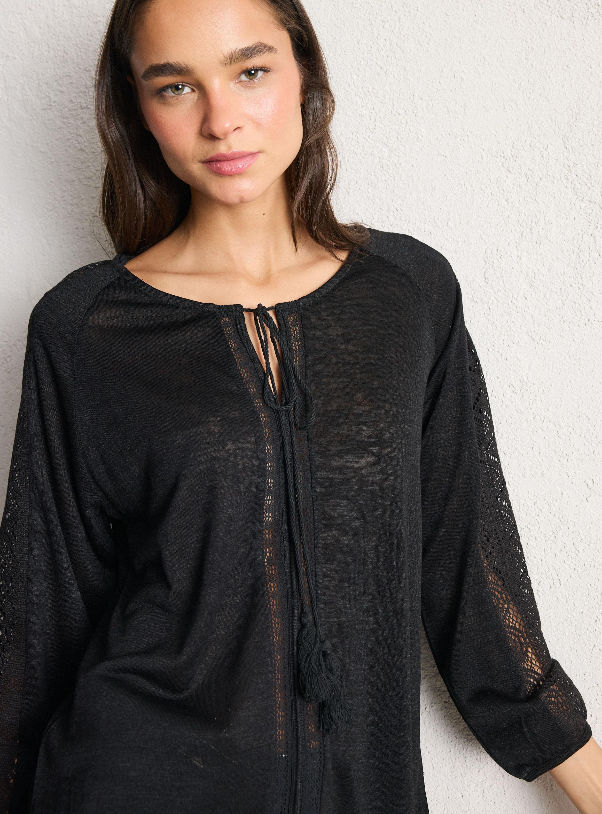 Polera con Aplicación de Macramé-2