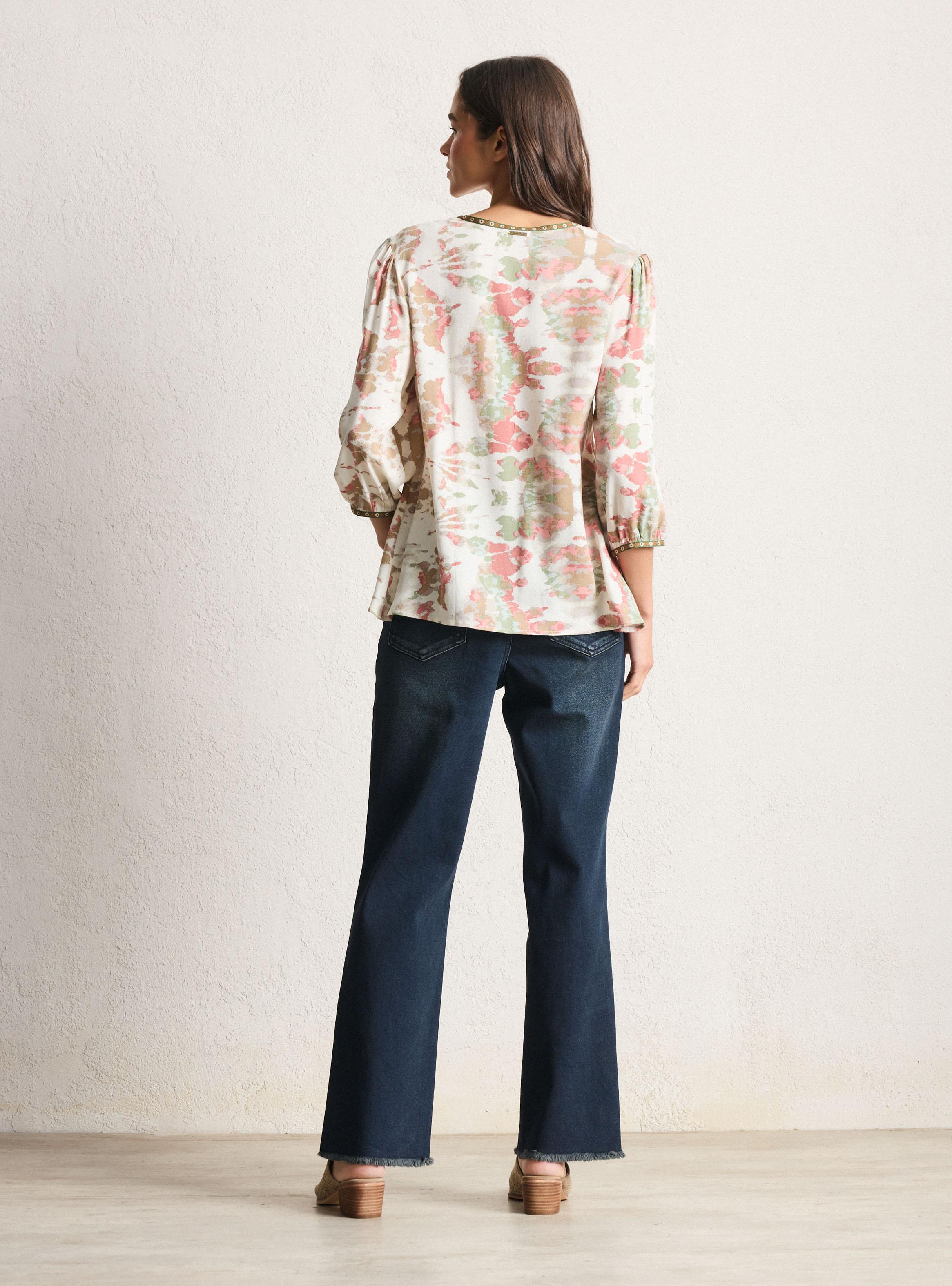 Blusa con Cinta en Escote y Corte Bajo el Busto-5