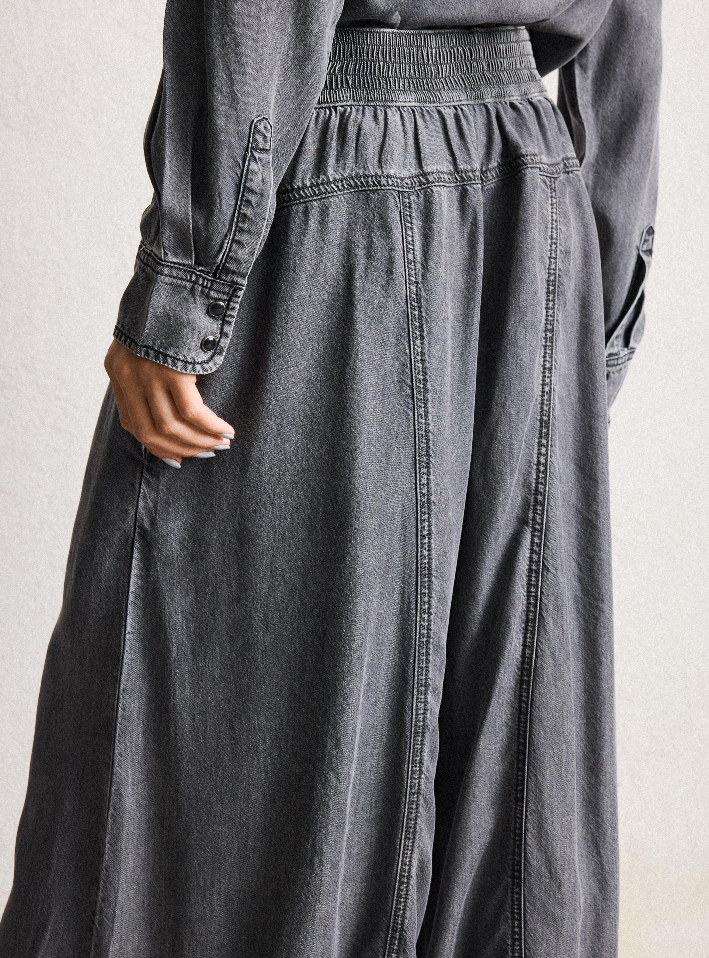 Pantalón de Lyocell Fluido con Cortes-3