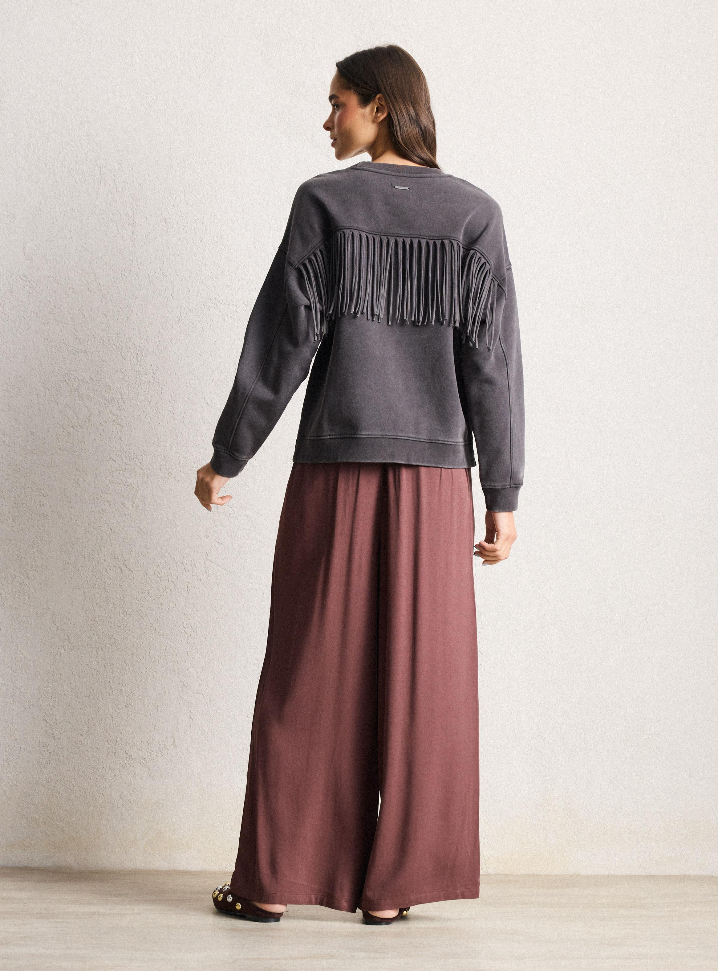 Polerón Lavado con Flecos en Espalda-5