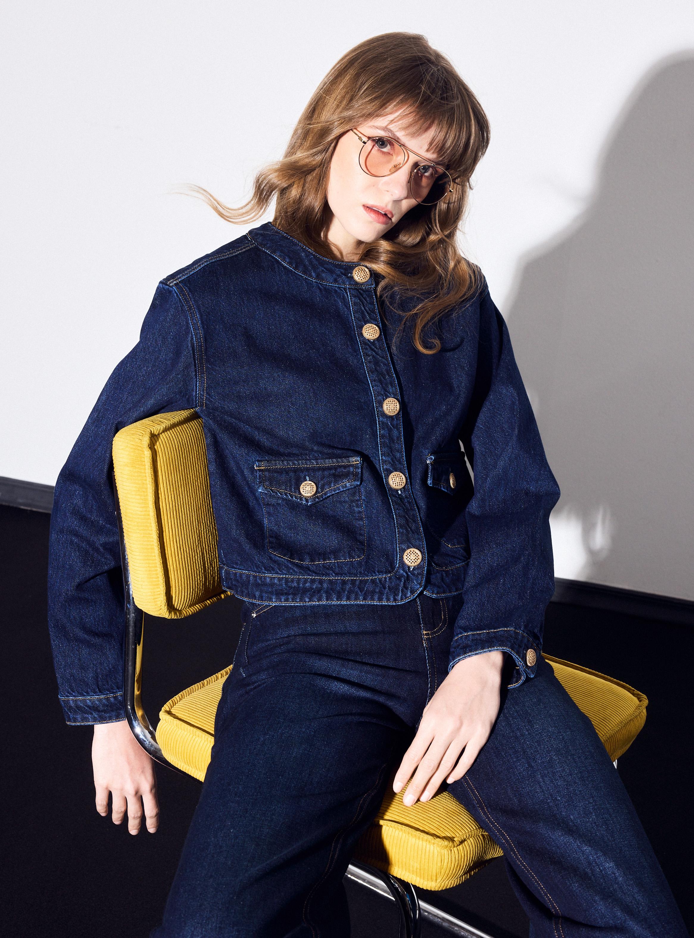 Chaqueta Botones Cuello Redondo-3