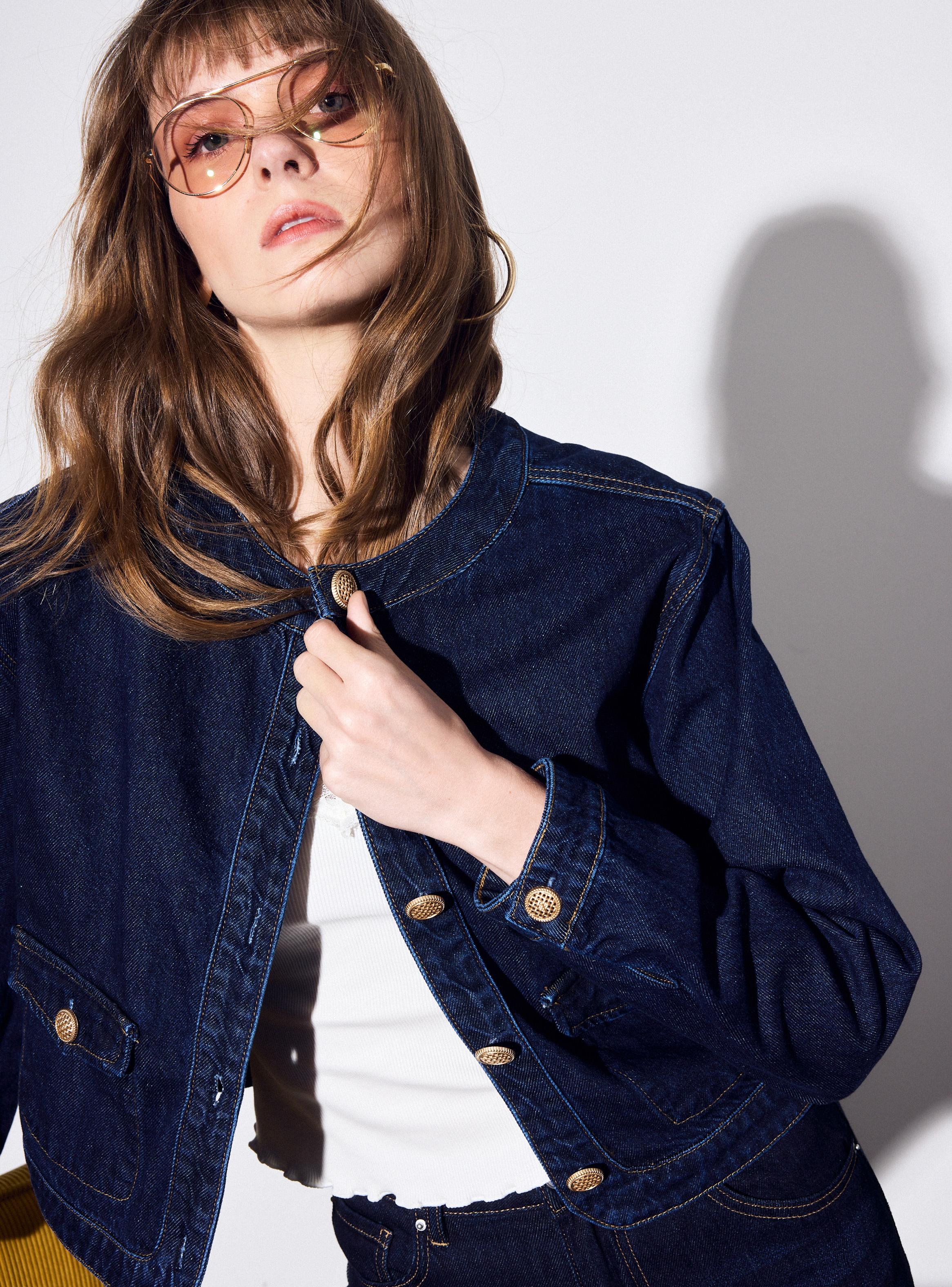 Chaqueta Botones Cuello Redondo-2