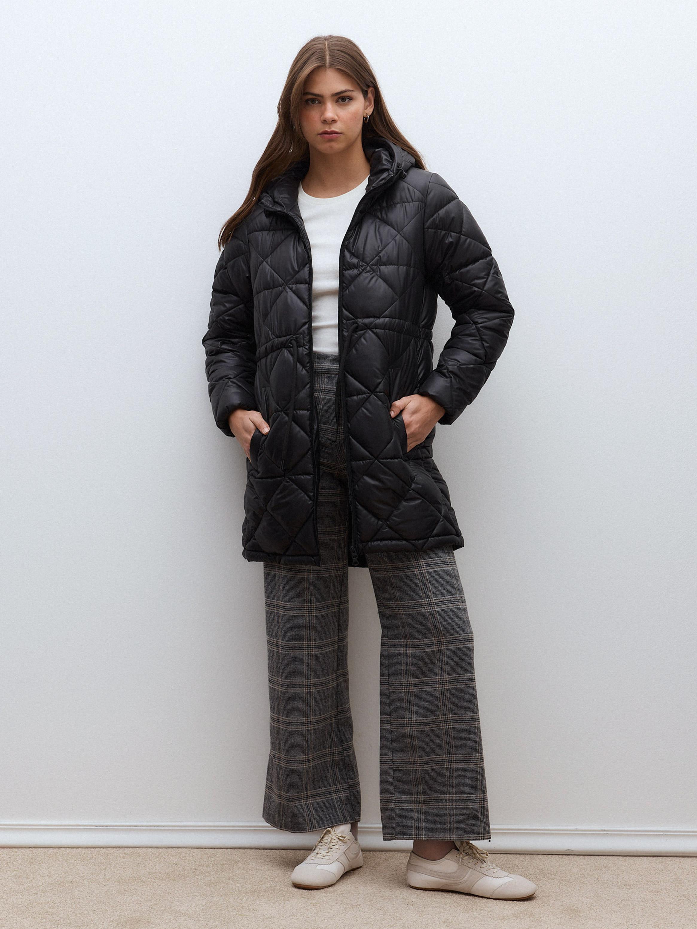 Parka Acolchada Larga con Capucha y Cintura Ajustable-4