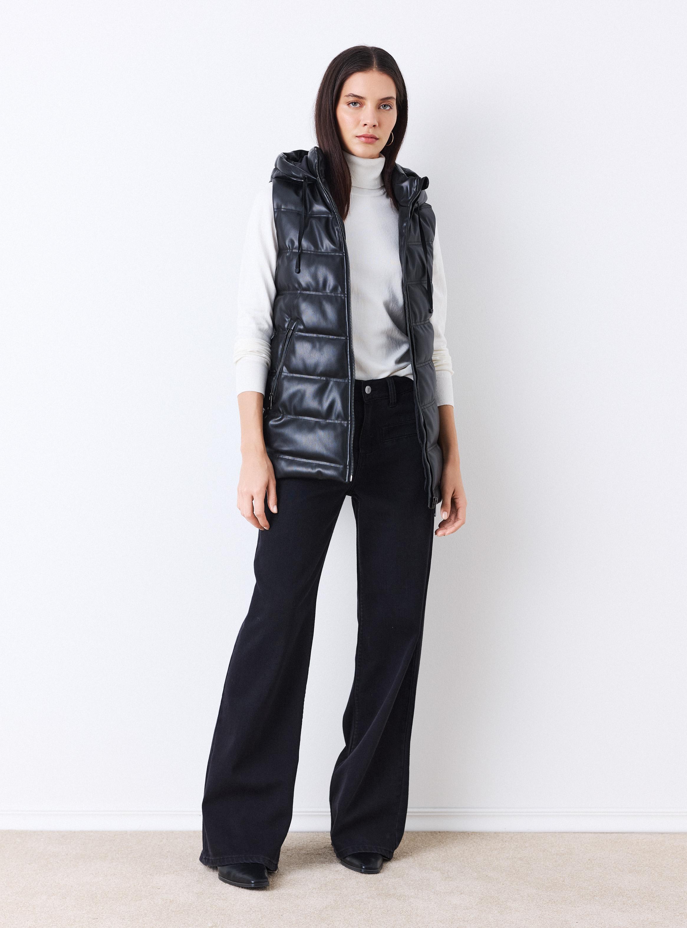 Parka Larga sin Mangas Efecto Piel con Capucha-4