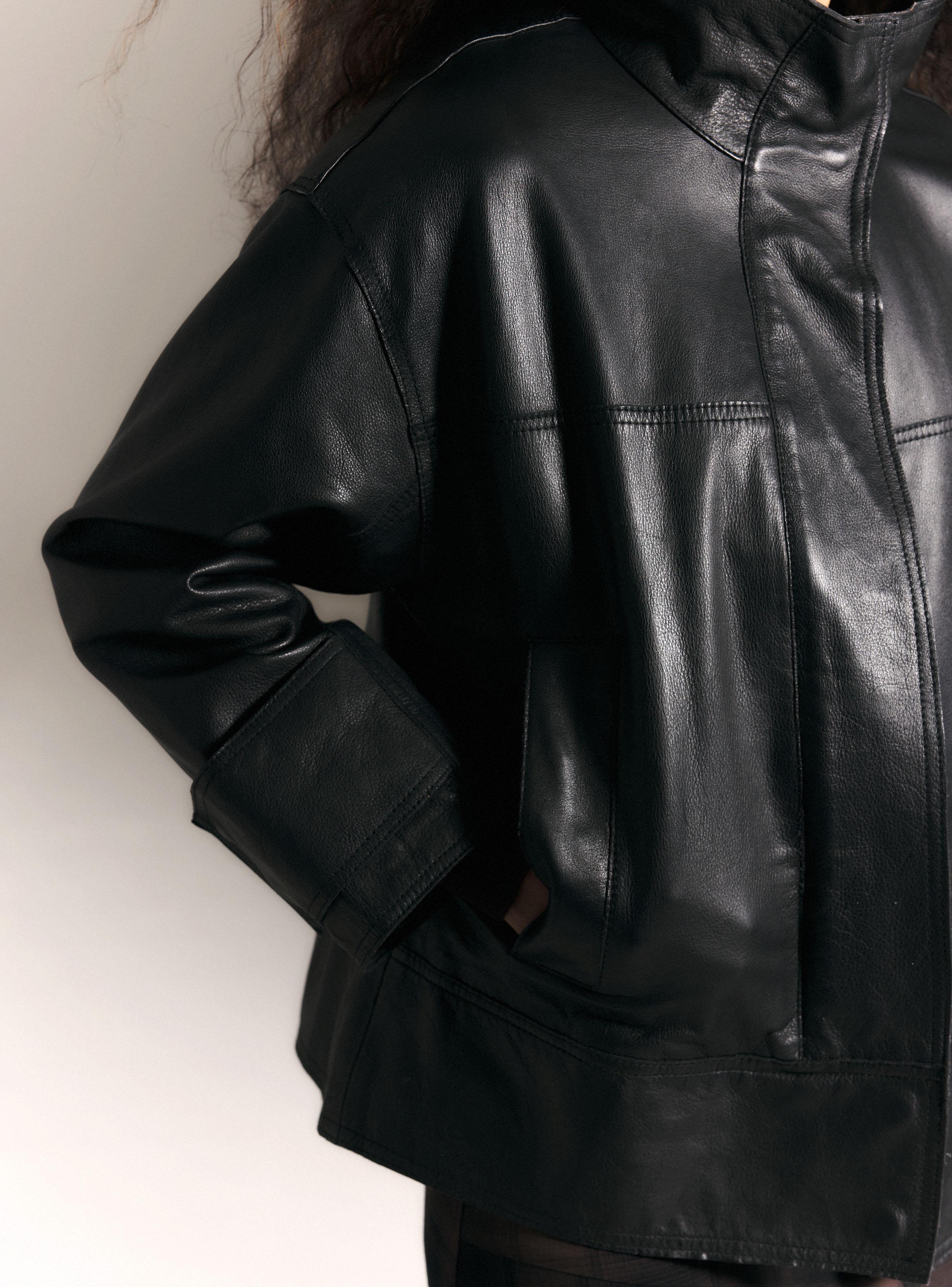 Chaqueta Oversize Funnel Cuello Alto Cuero Limited Edition-3