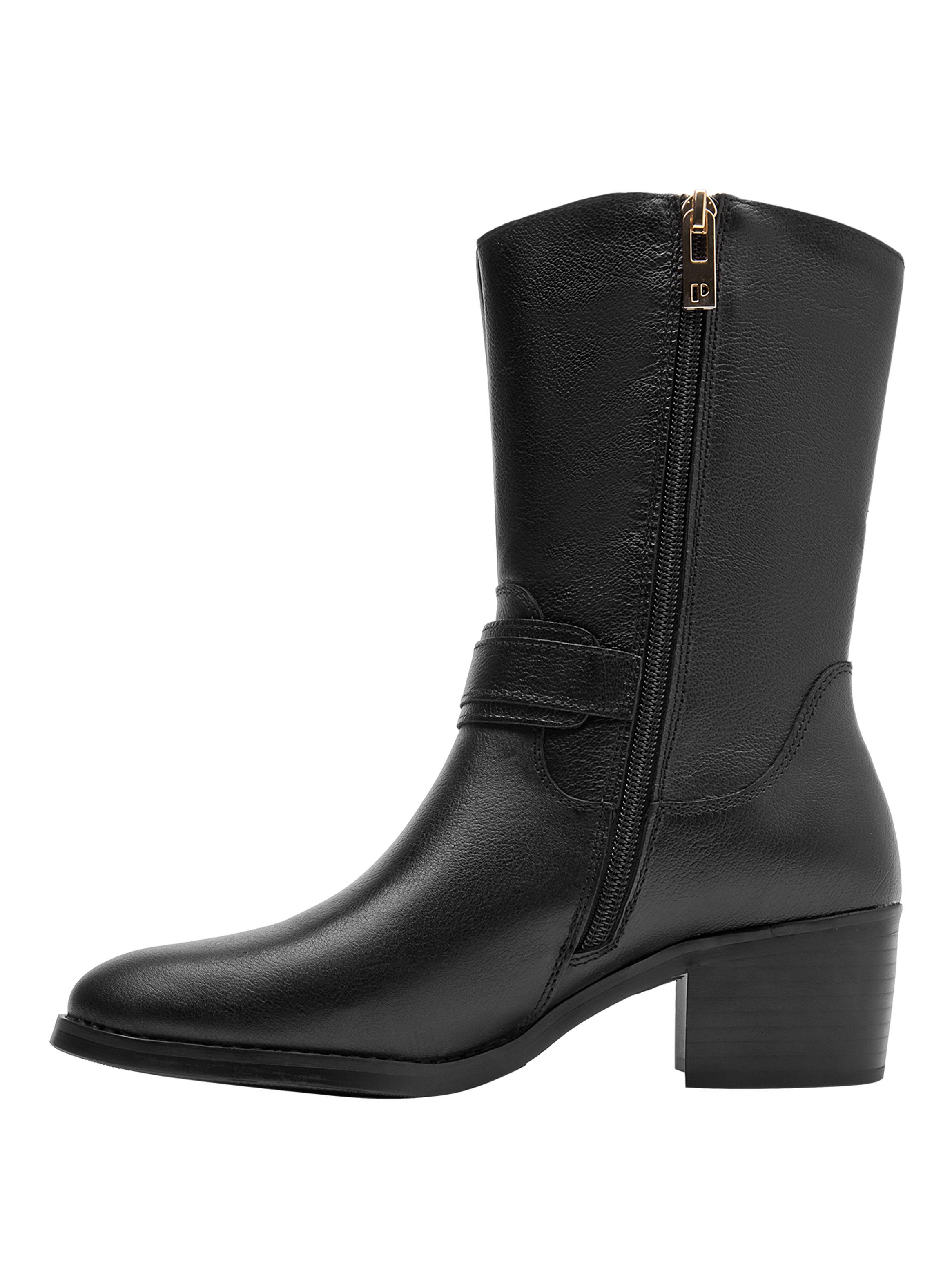 Bota Cuero Detalle de Correa con Hebilla Mujer-3