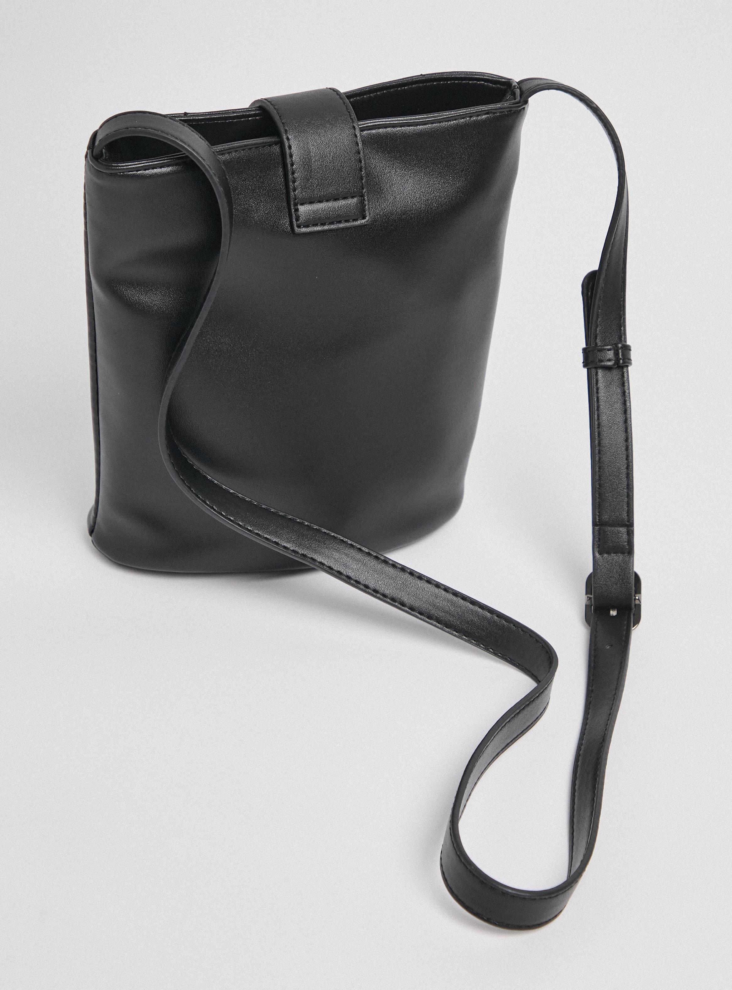 Bandolera Costuras y Detalles Metálicos-3