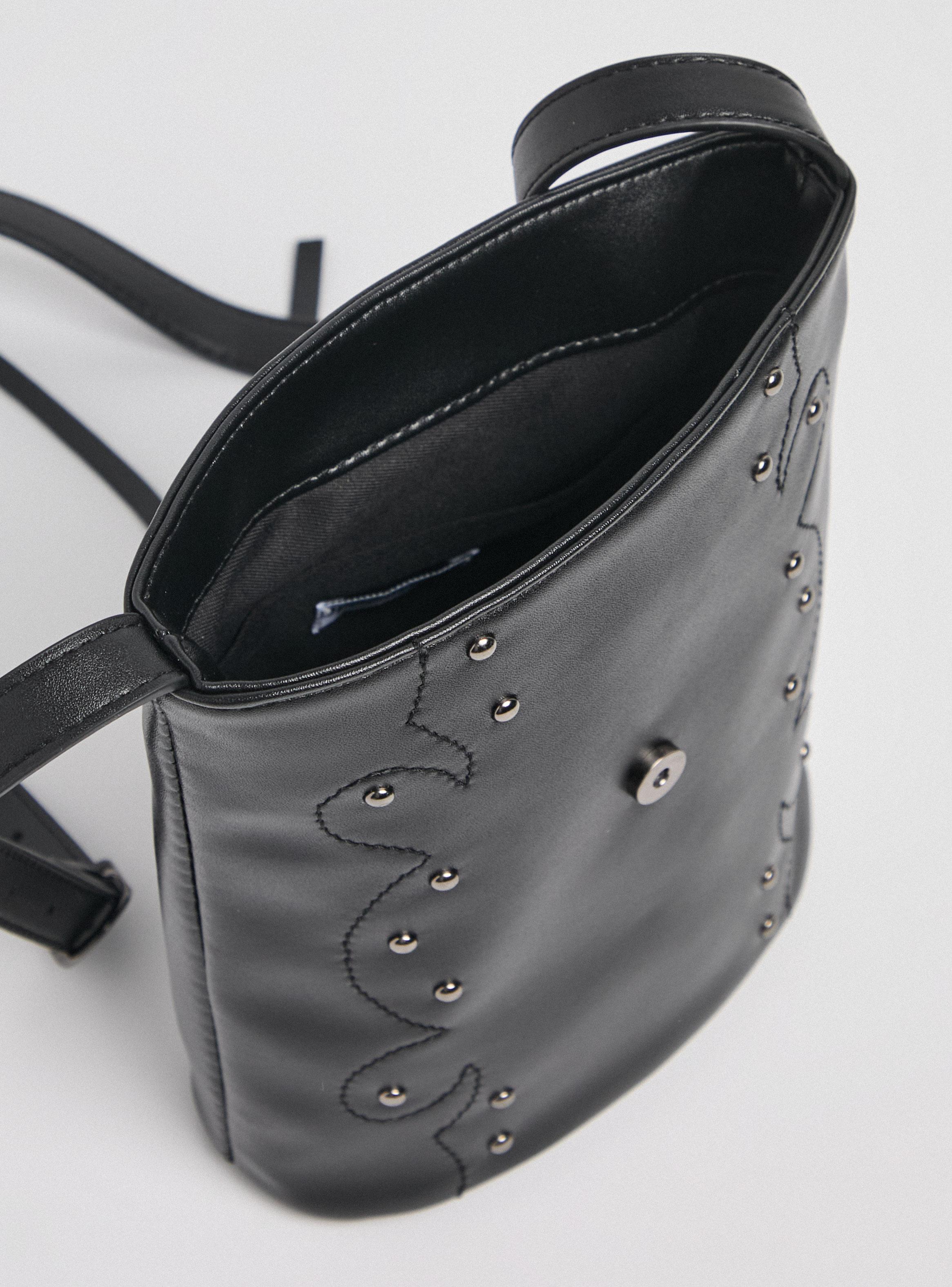 Bandolera Costuras y Detalles Metálicos-4