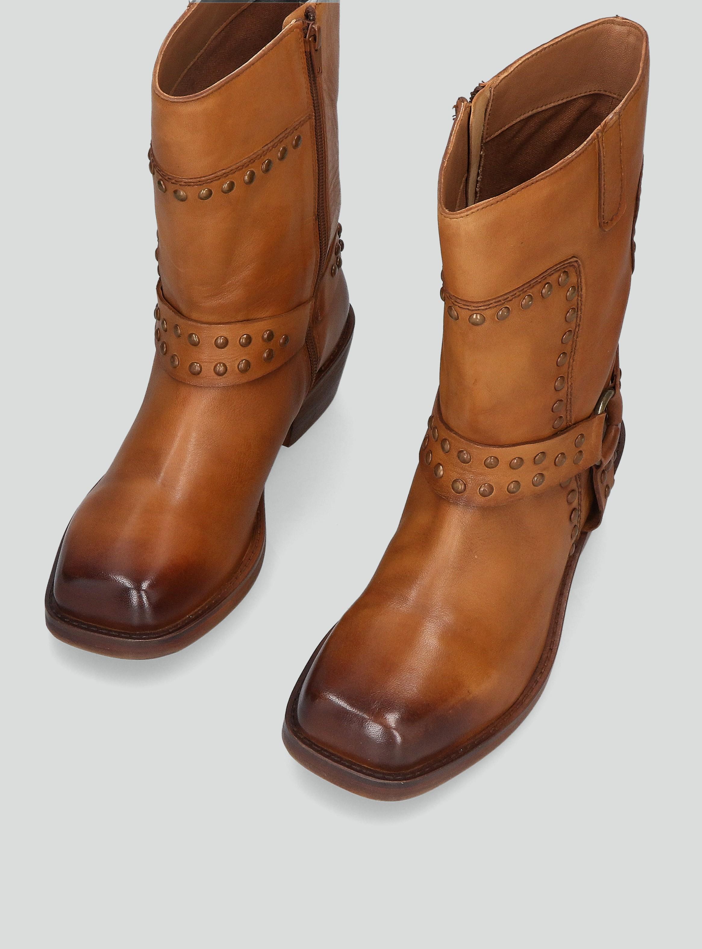 Bota Biker de Cuero con Detalle Tachas Mujer-3