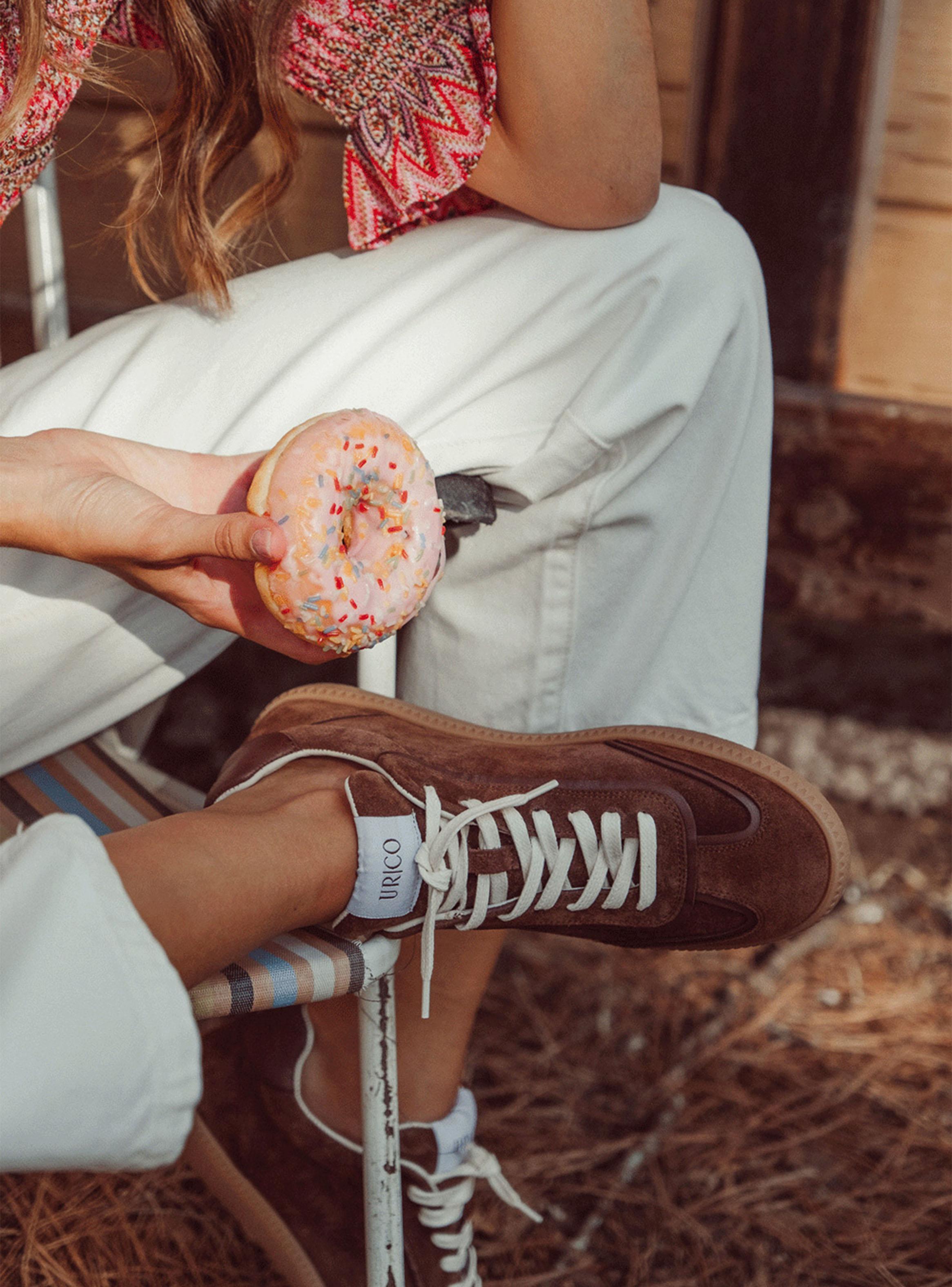 Zapatilla Urbana Logo Groove Cuero Mujer-2