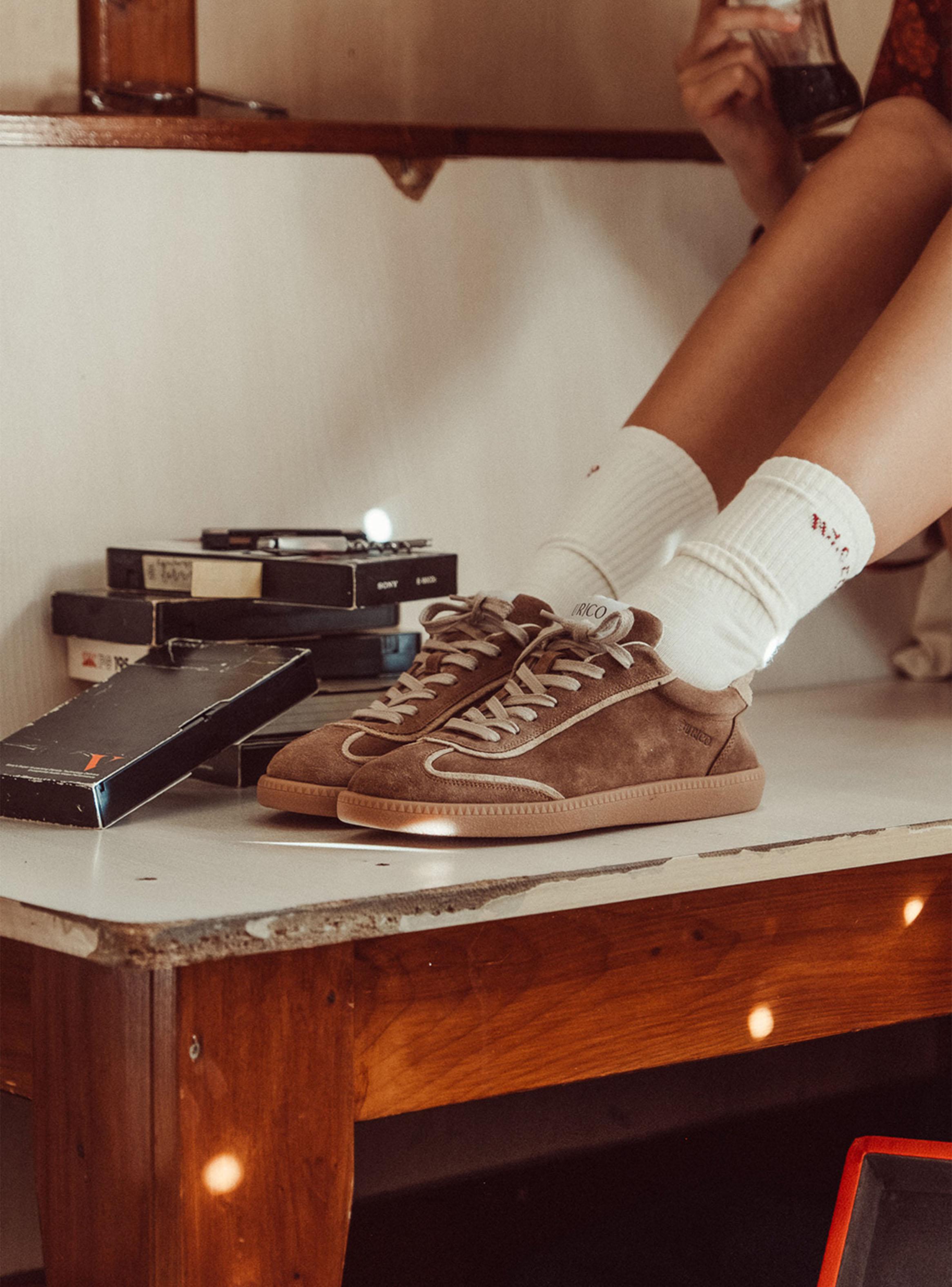 Zapatilla Urbana Cuero Groove Mujer-2