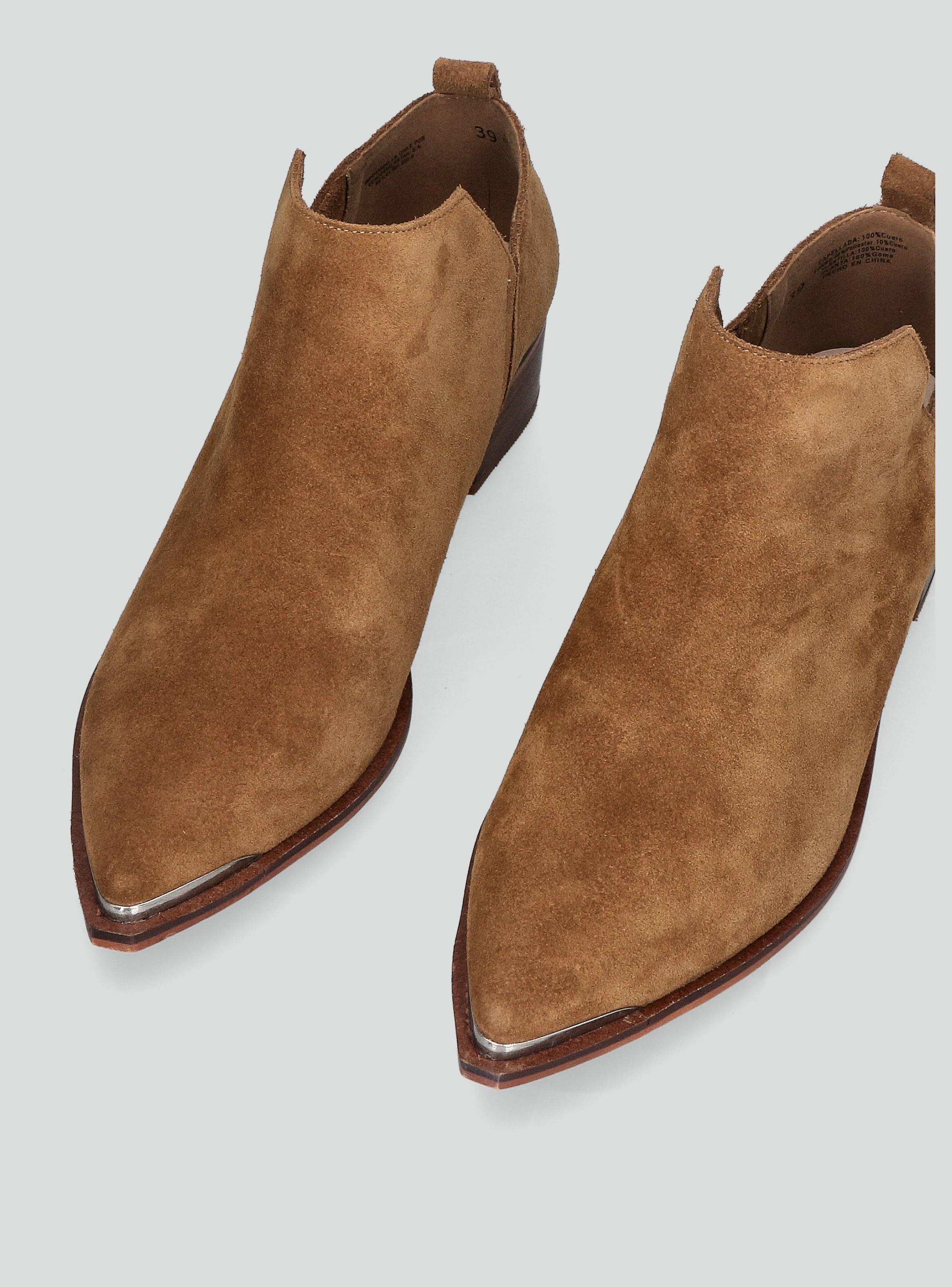 Botín Detalle Metálico Cuero Mujer-3