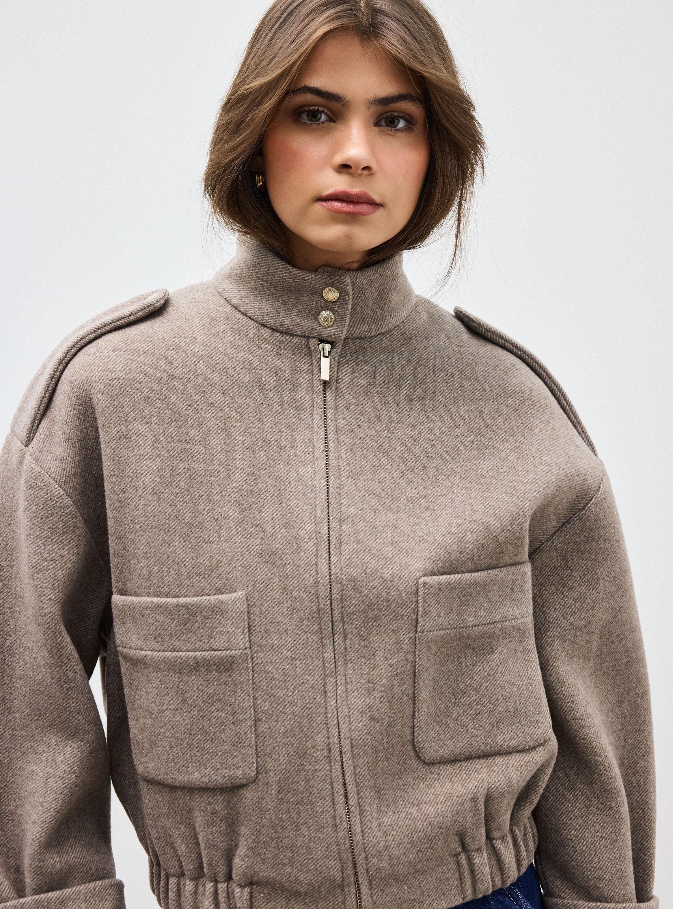 Chaqueta Bomber Oversize Cuello Alto-2