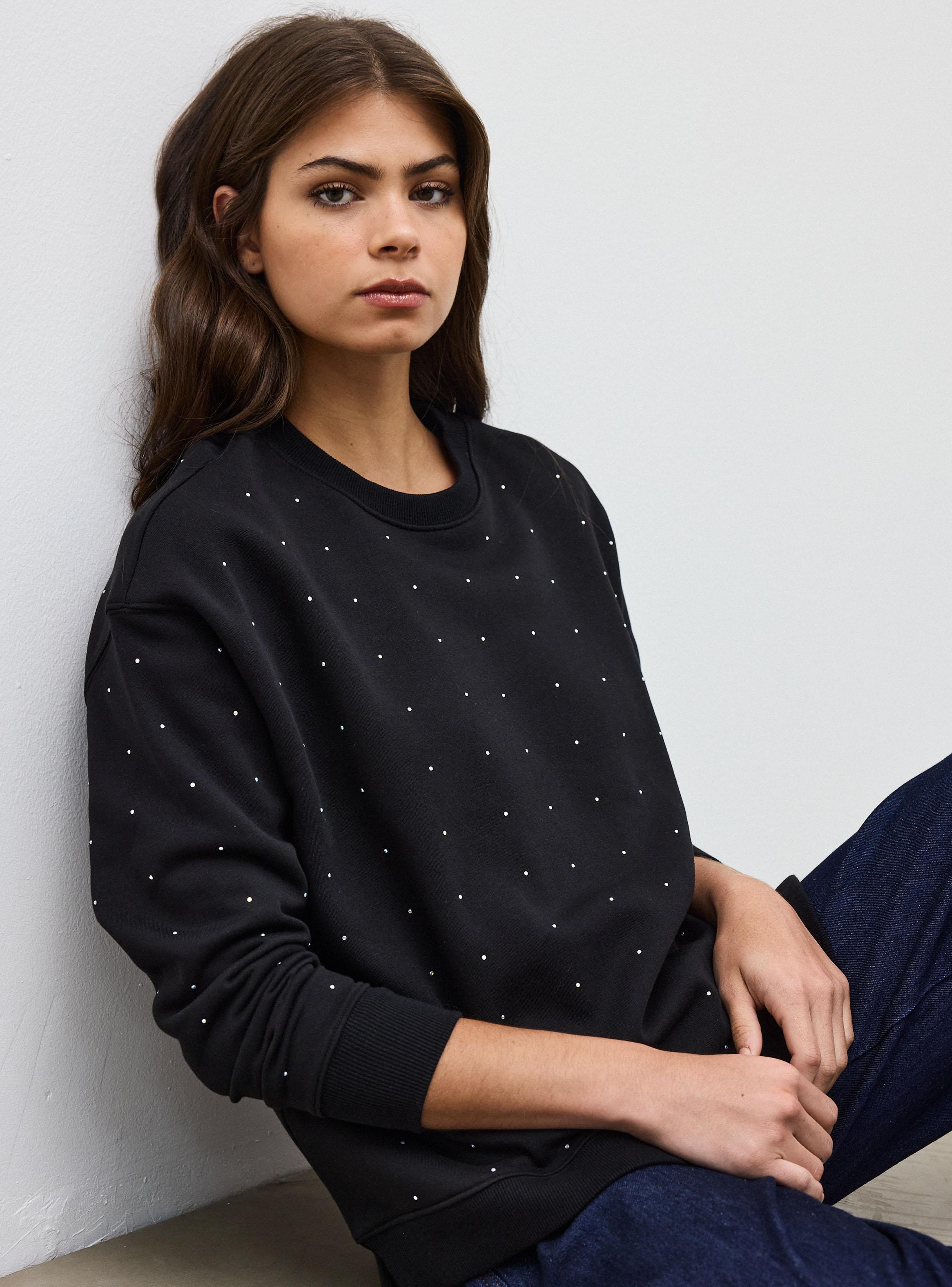 Polerón Cuello Redondo Aplicación Joyas-2