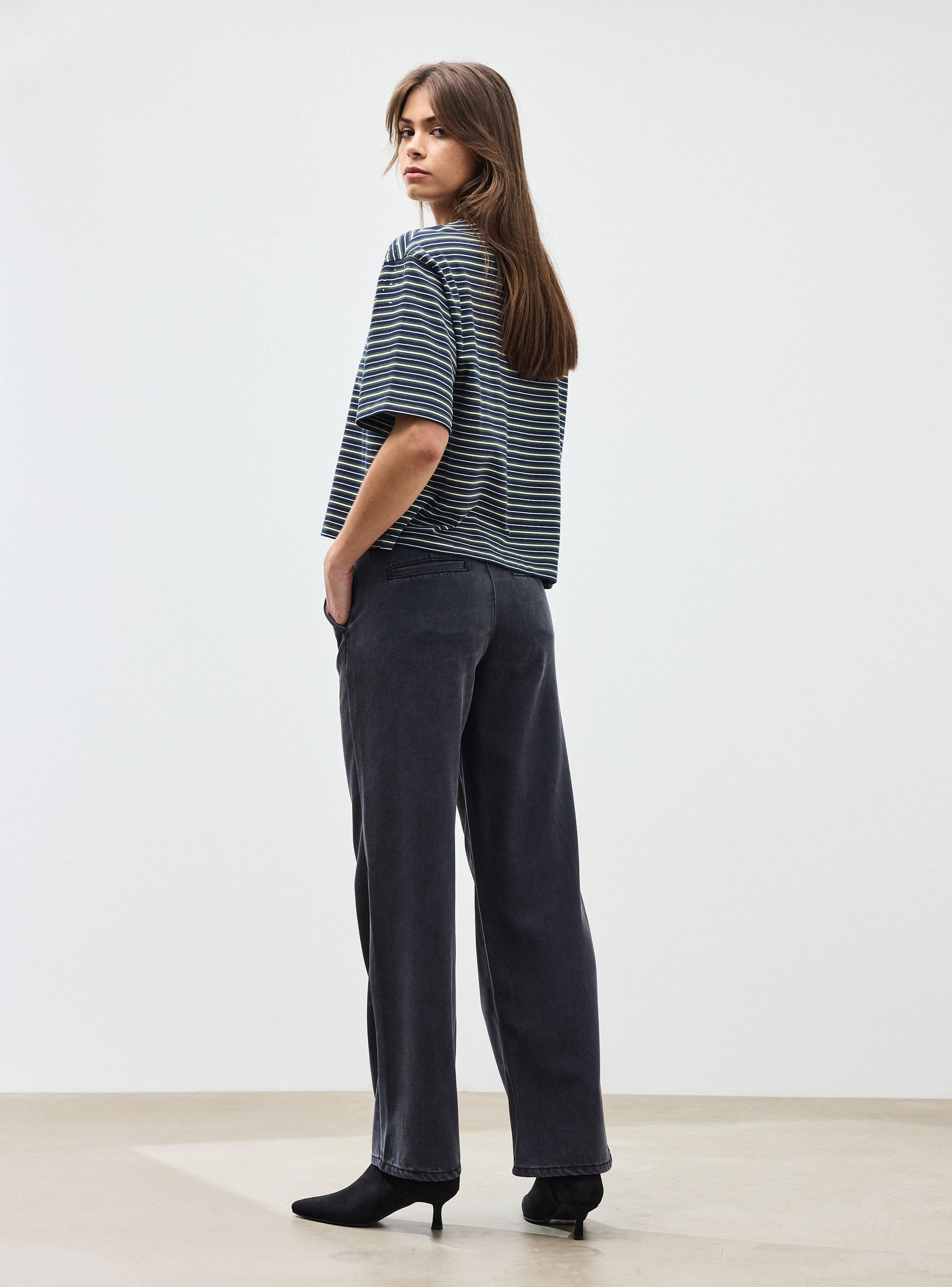 Jeans Straight Leg Tiro Alto Detalle Sastrero-5