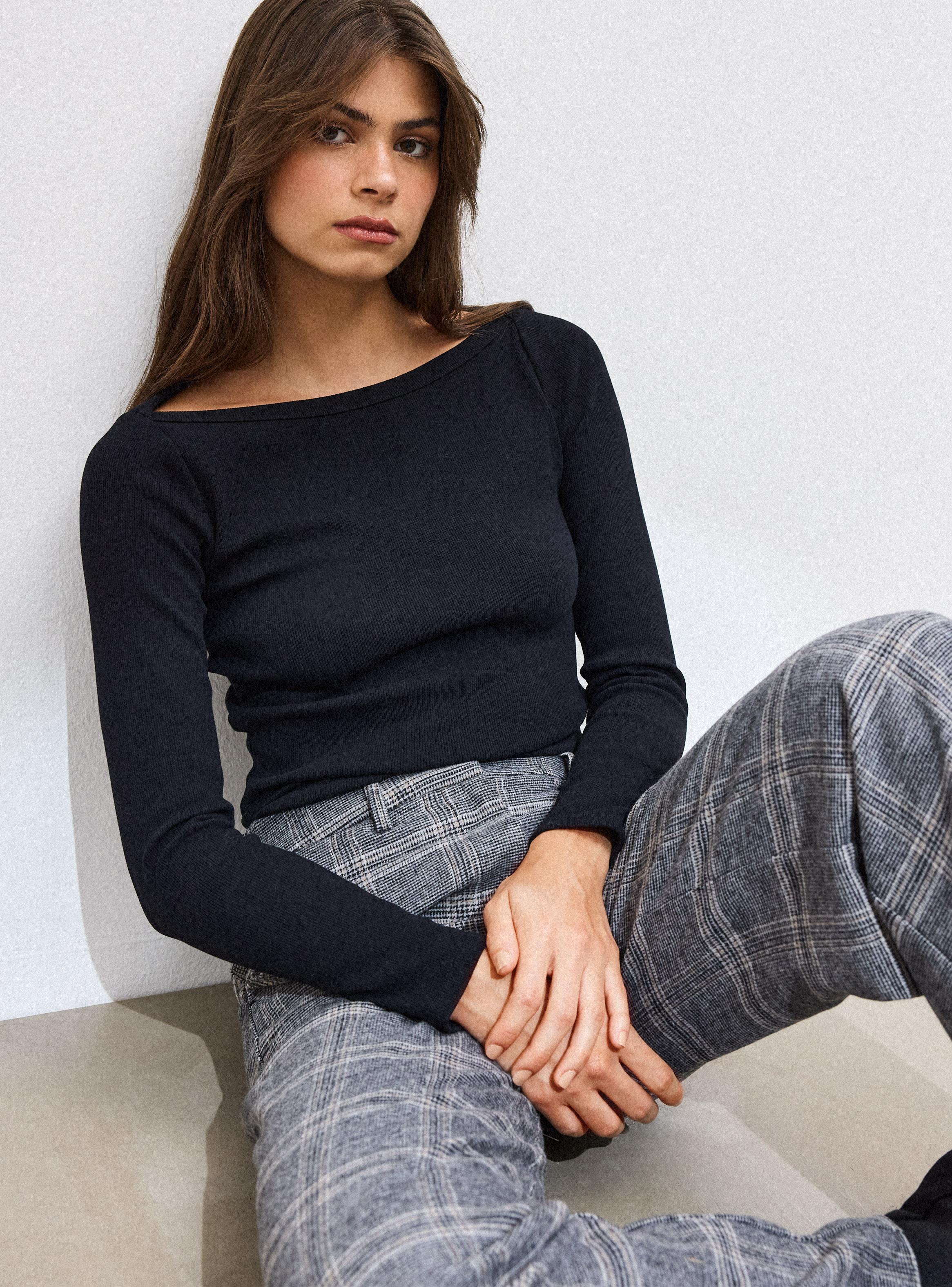 Polera Cuello Bote Manga Larga Acanalada-2