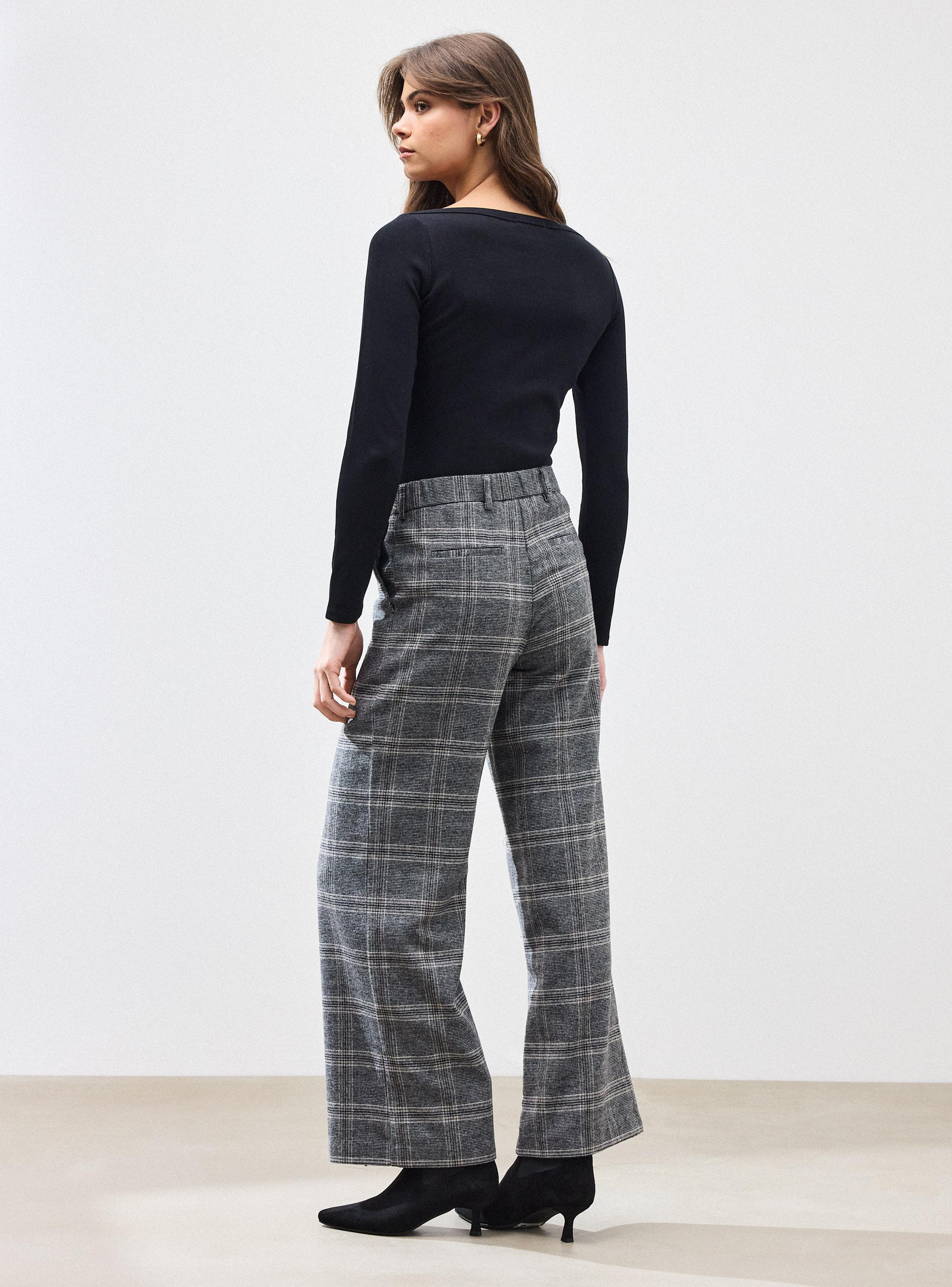 Polera Cuello Bote Manga Larga Acanalada-5