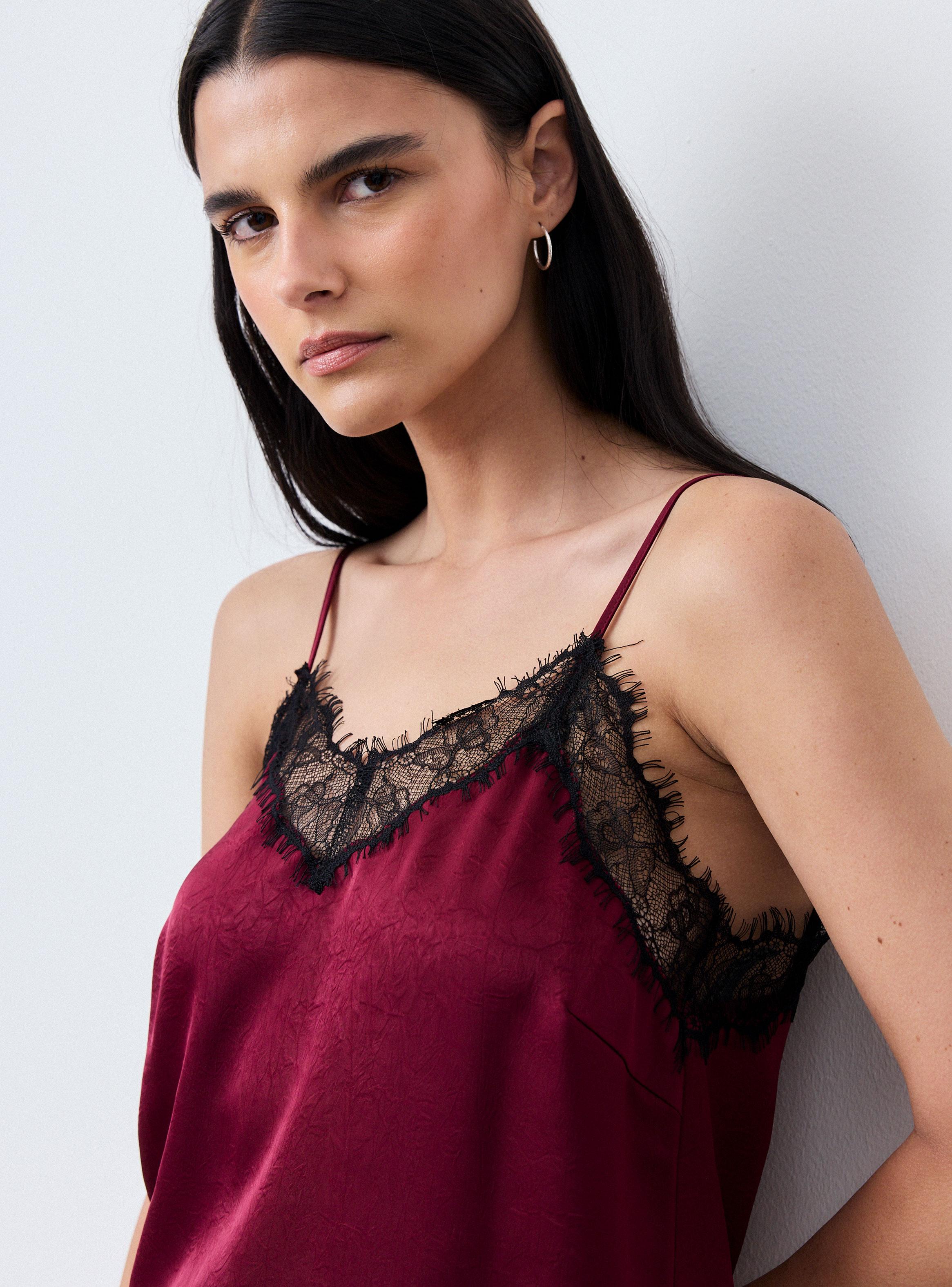 Blusa Lencera Satínada con Encaje y Pabilos-2