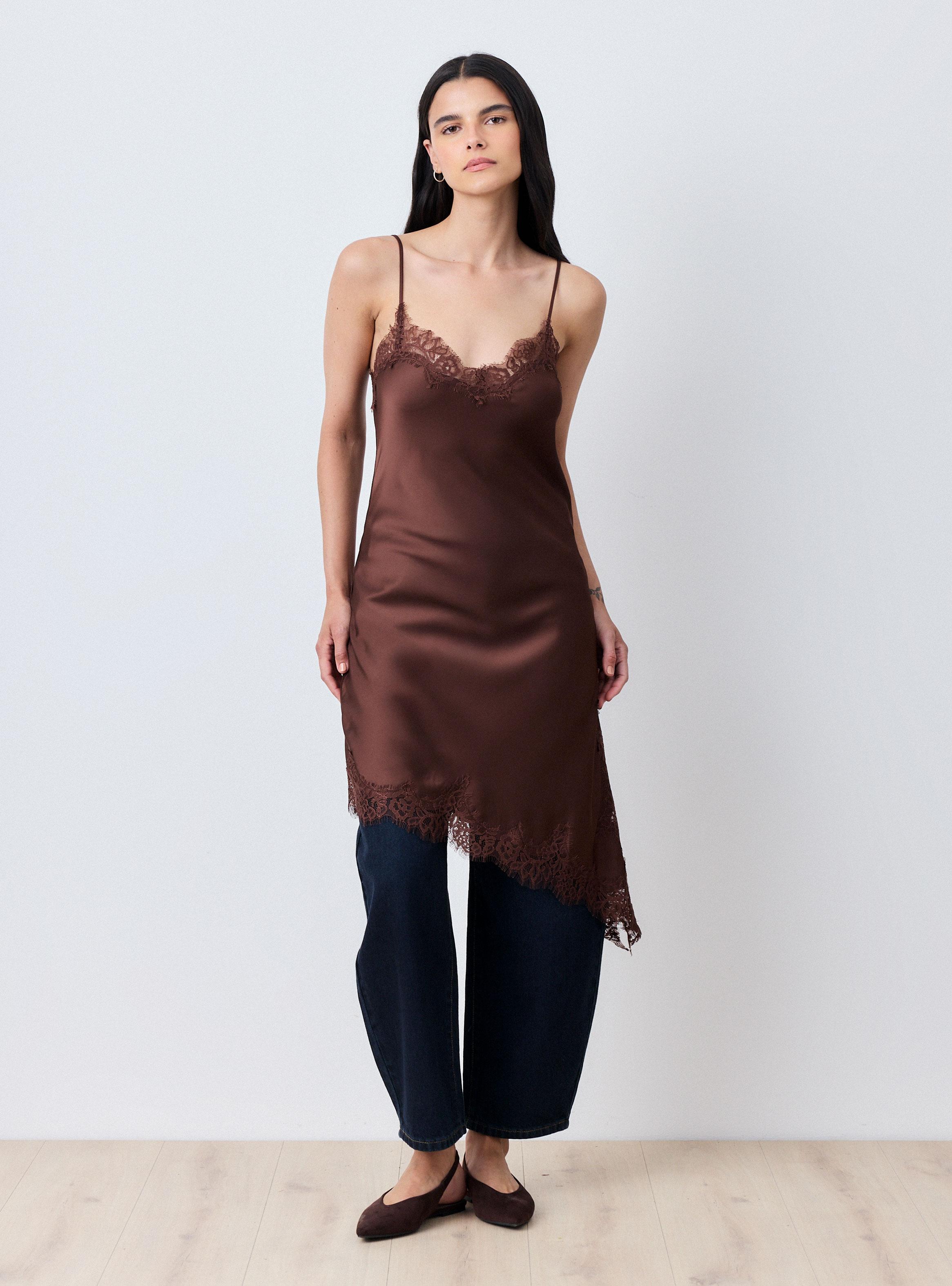 Vestido Lencero Satinado con Encaje y Pabilos-4