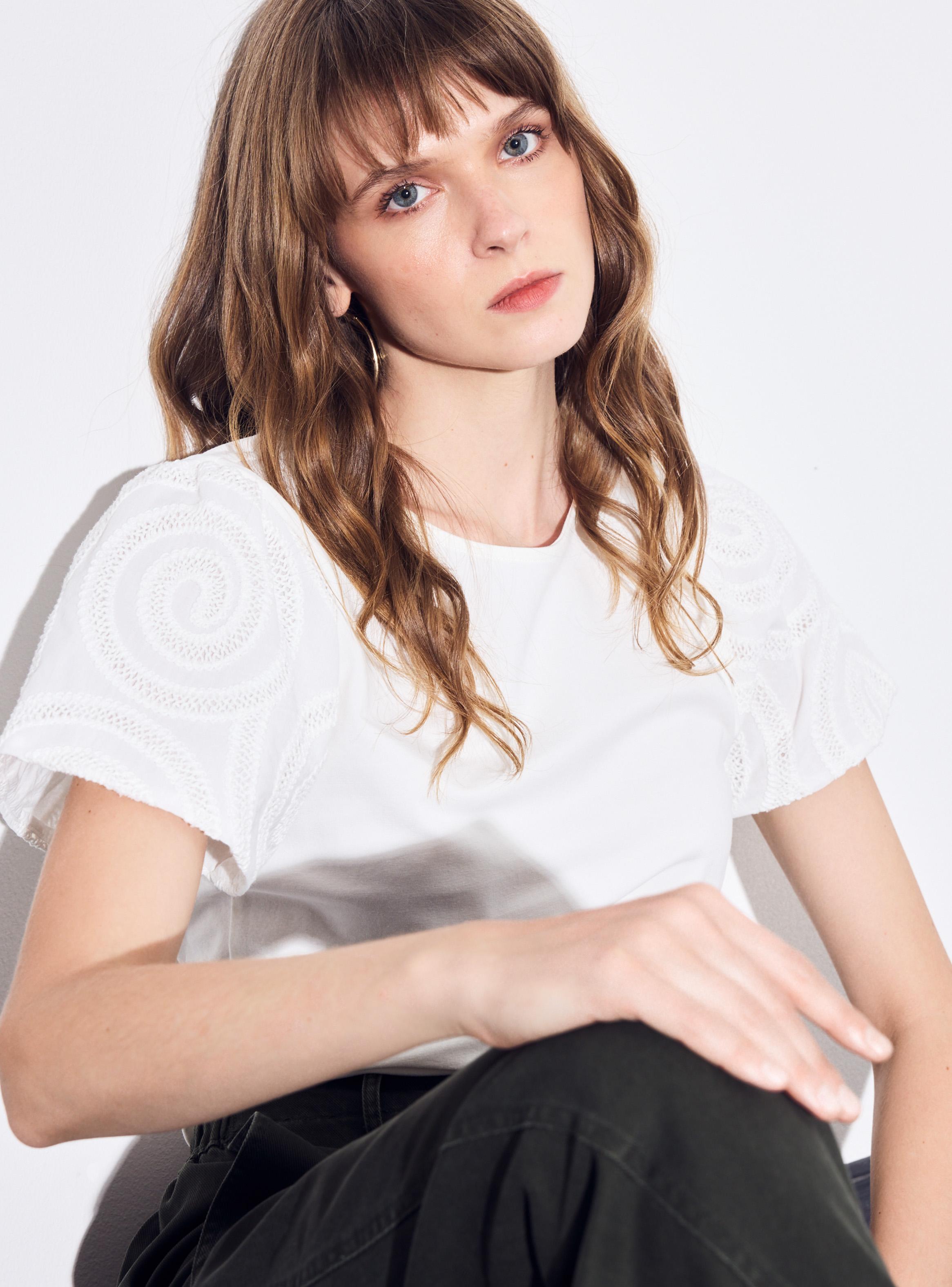 Polera Manga Bordada-3