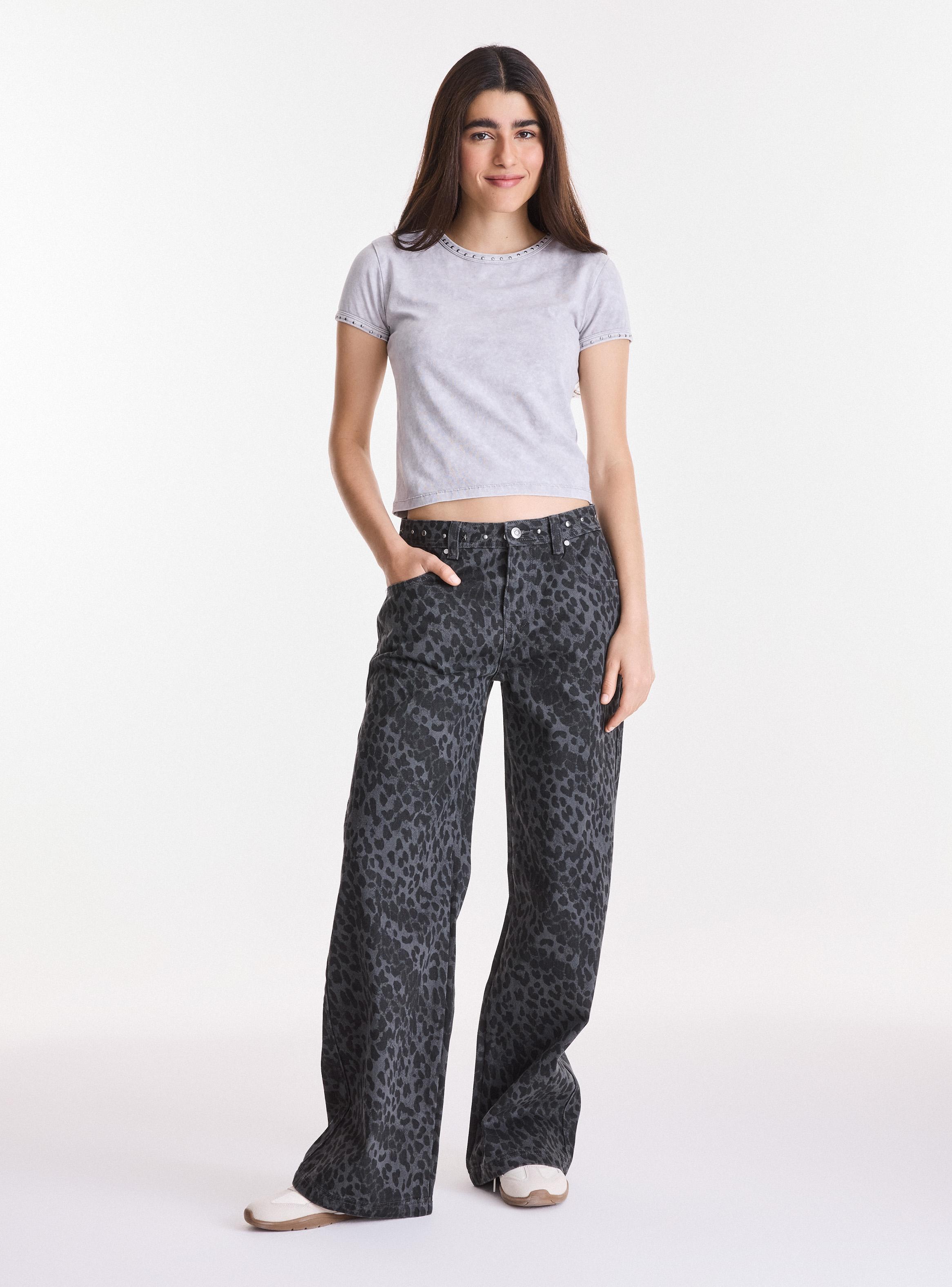 Jeans Tachas y Estampado Animal-4