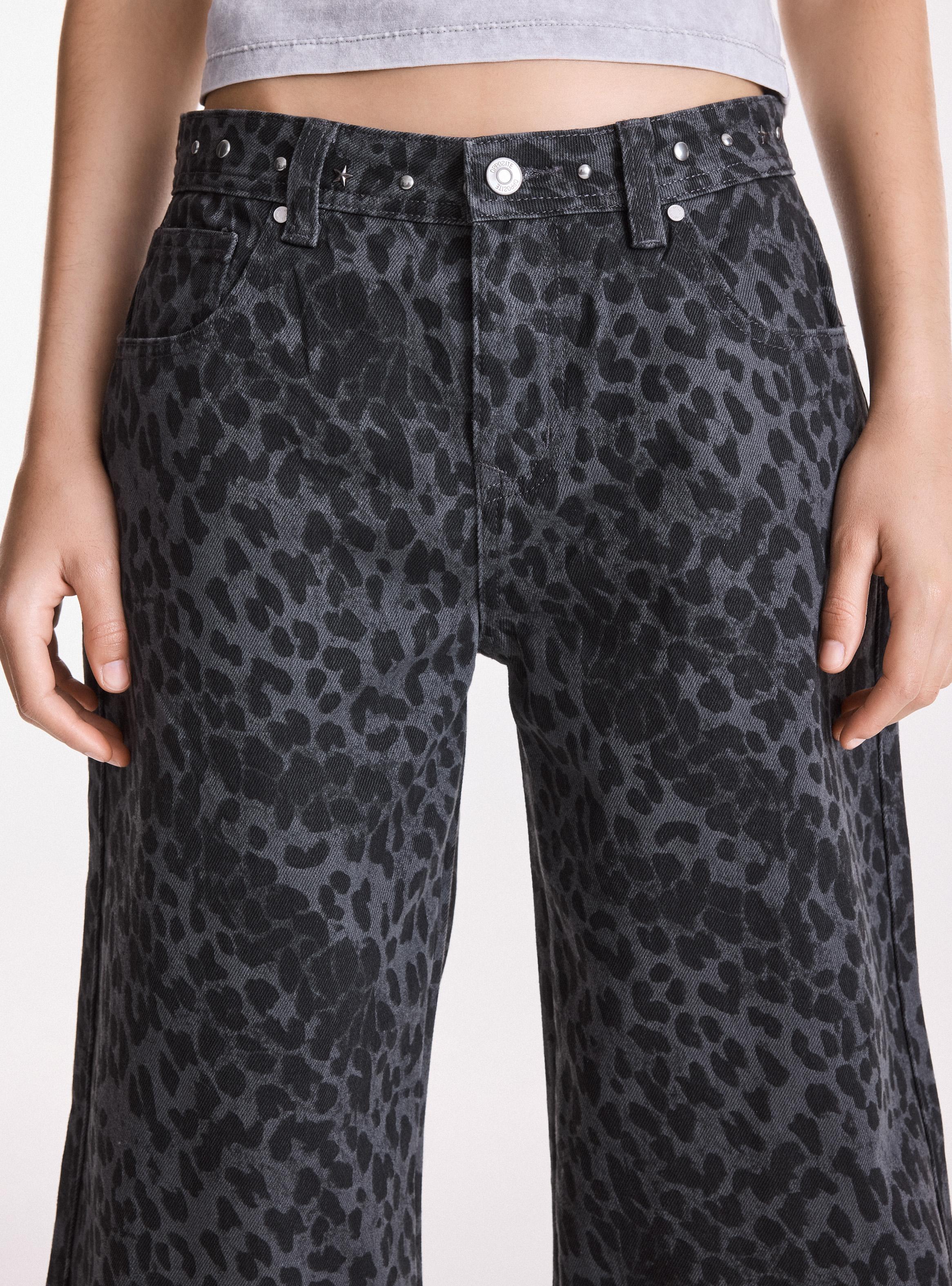 Jeans Tachas y Estampado Animal-2