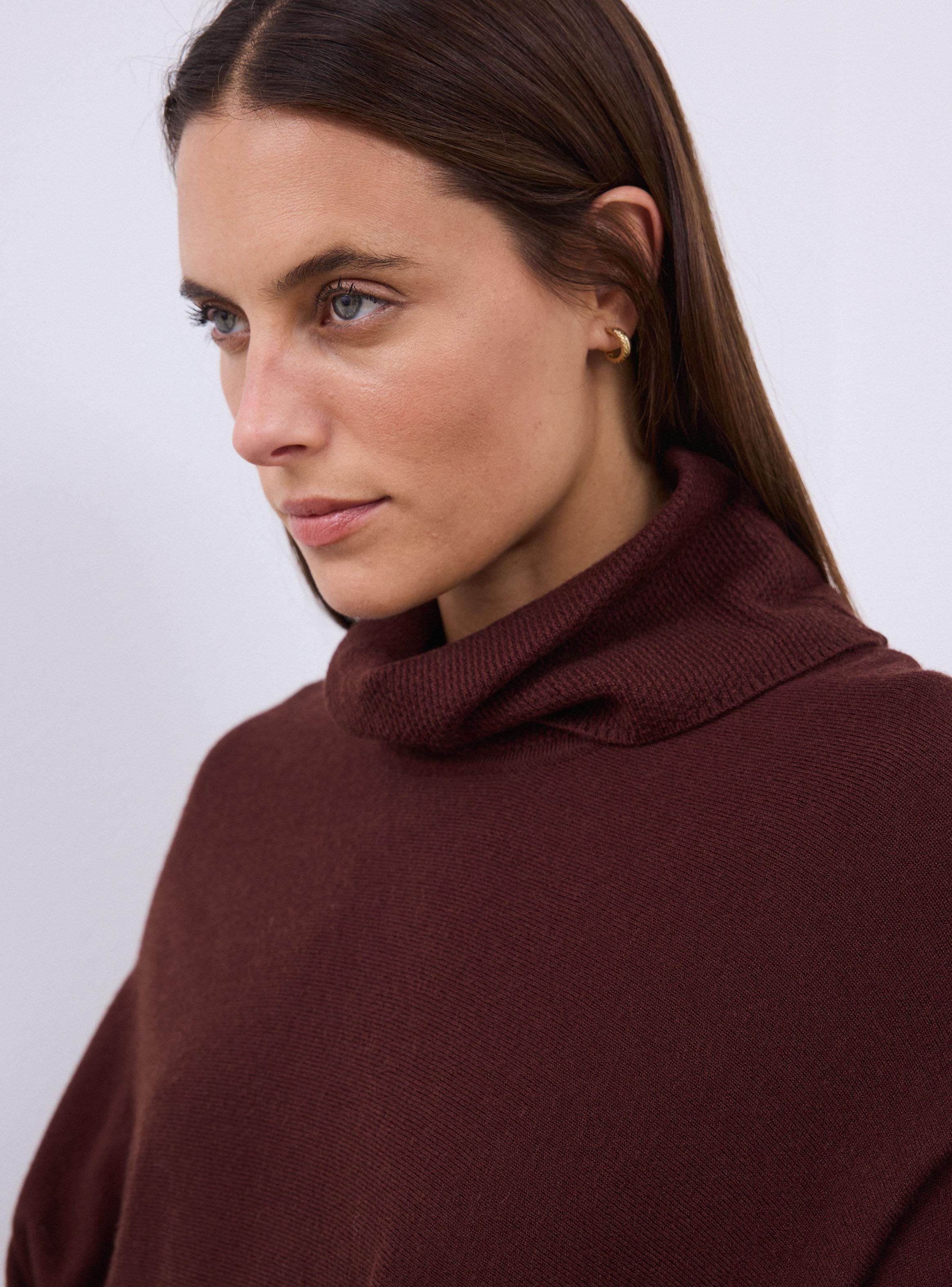 Sweater Tipo Poncho Cuello Beatle-3