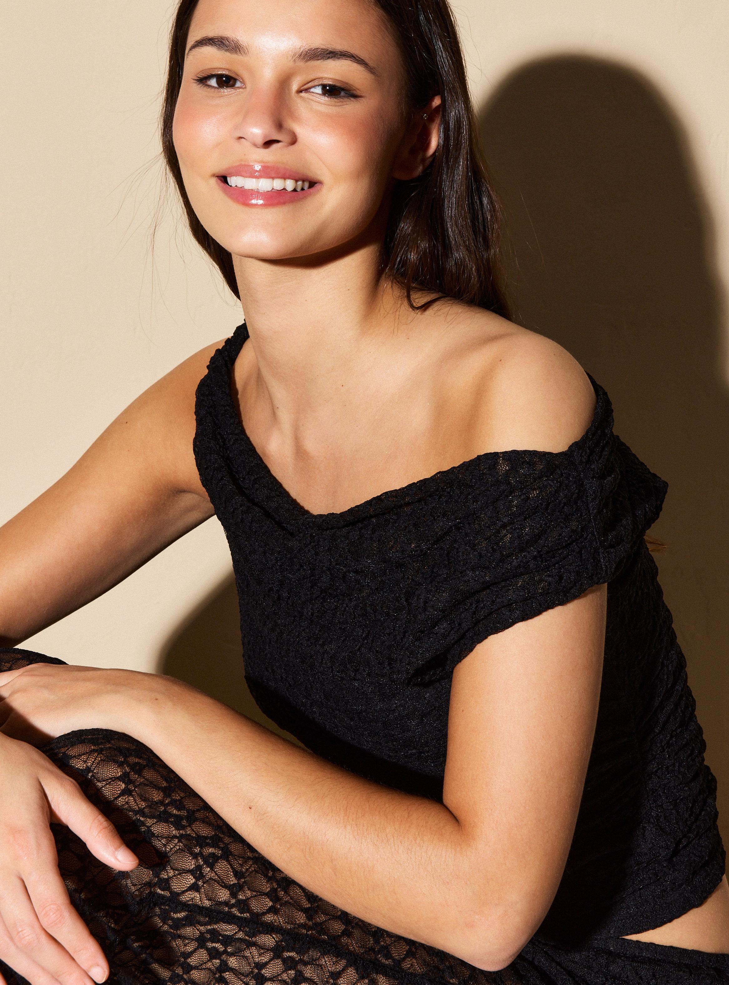 Polera Encaje con Manga Torcida-2