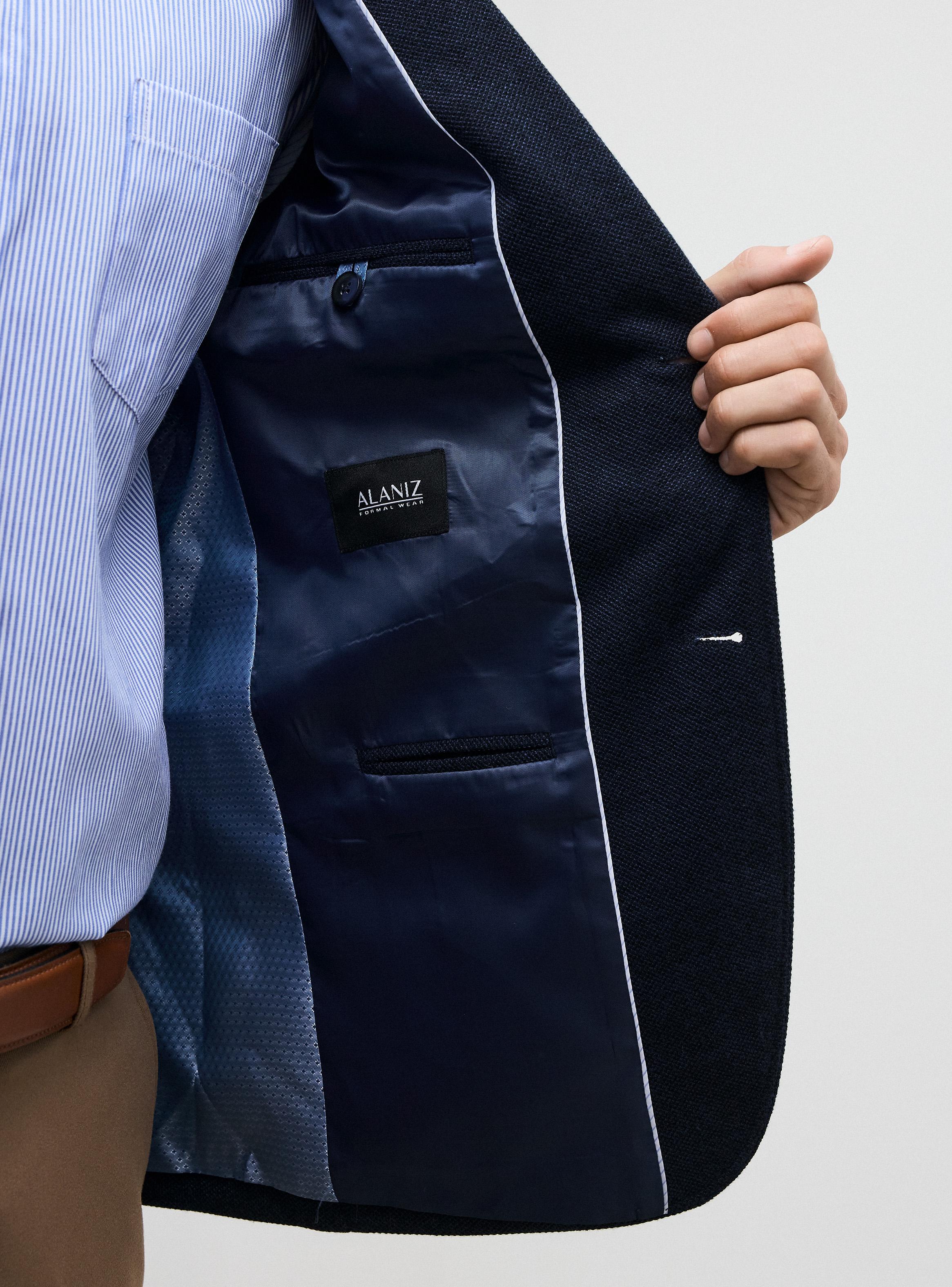 Vestón Recto Slim Fit Vuelta en Punta-2