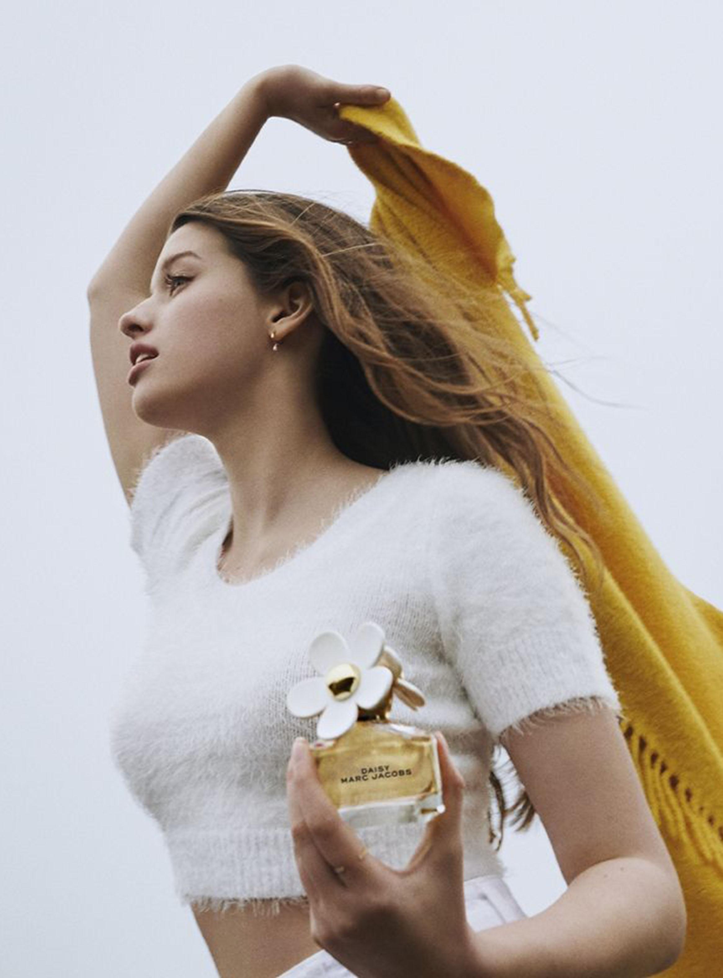 Set Perfume Daisy EDT Mujer 100 ml + Body Lotion 75 ml + Pen Spray 10 ml-4