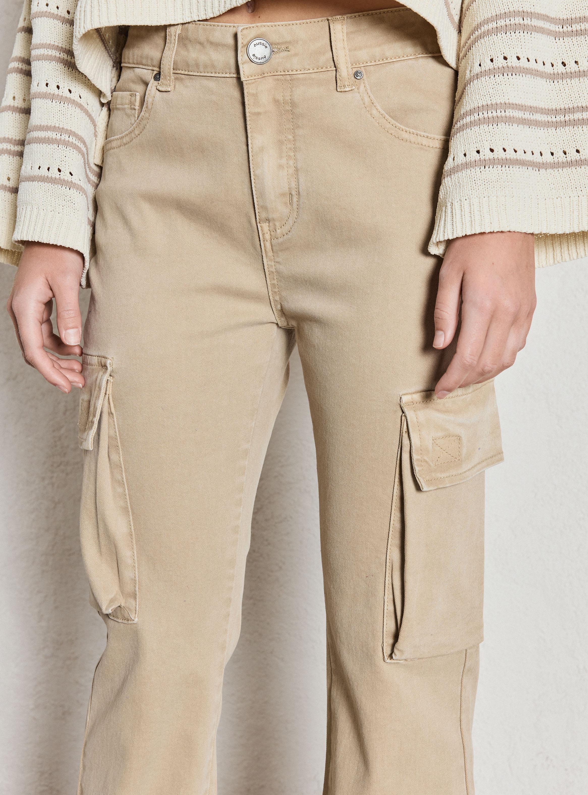 Pantalón Bolsillo Cargo Flare Fit-2