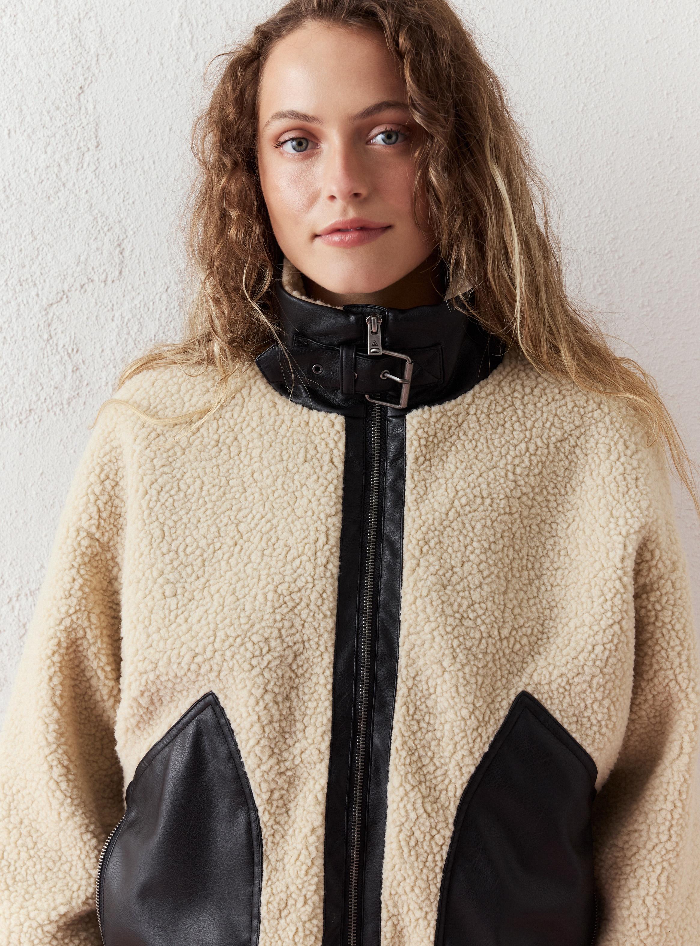 Chaqueta Detalles Pu-3