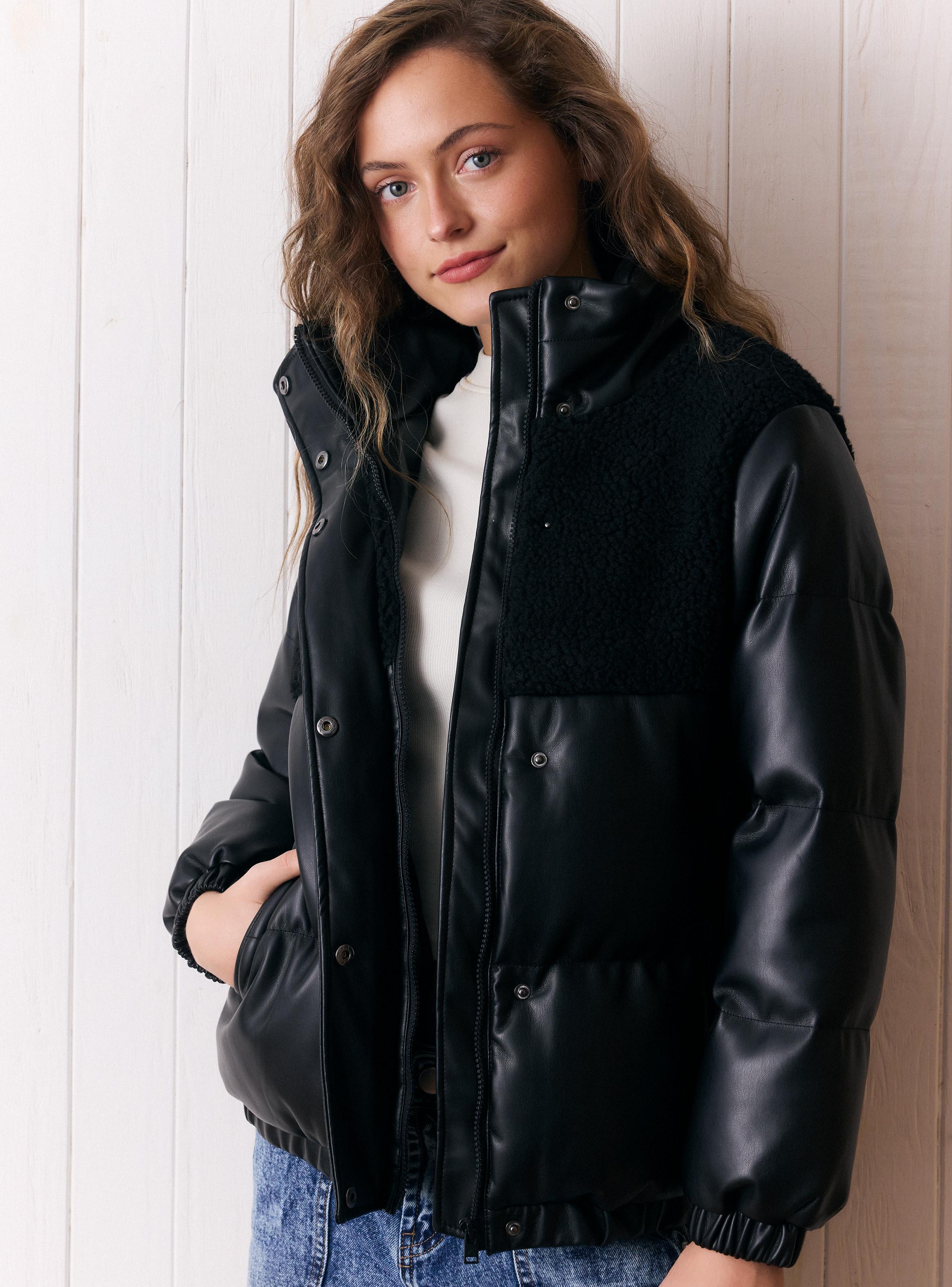 Parka Pu con Detalles en Sherpa-3