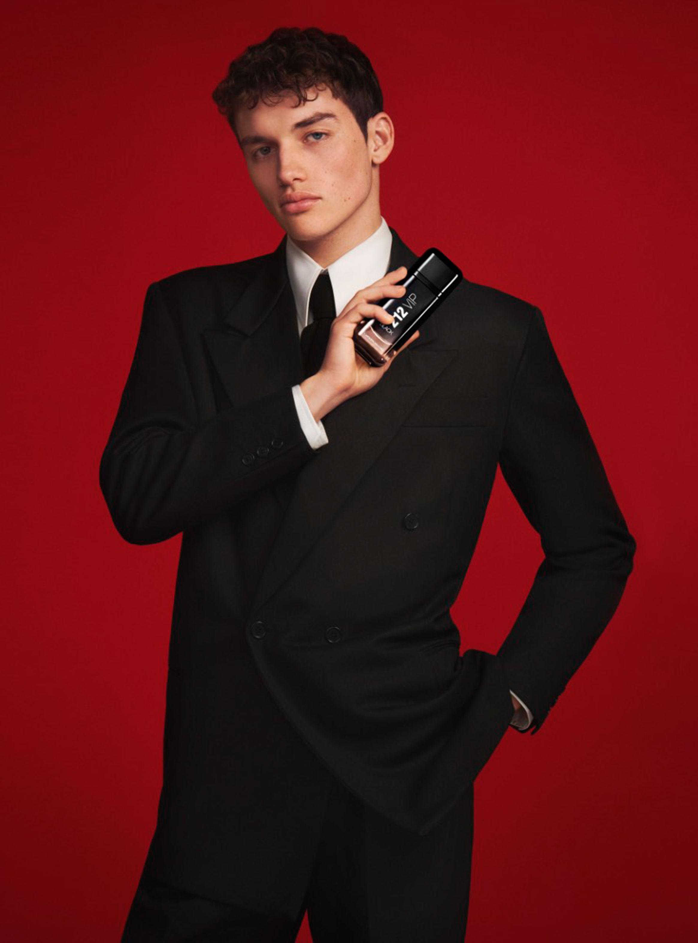 Perfume 212 VIP Black EDP Hombre 100 ml + Gel de Baño 100 ml + EDP 10 ml-2