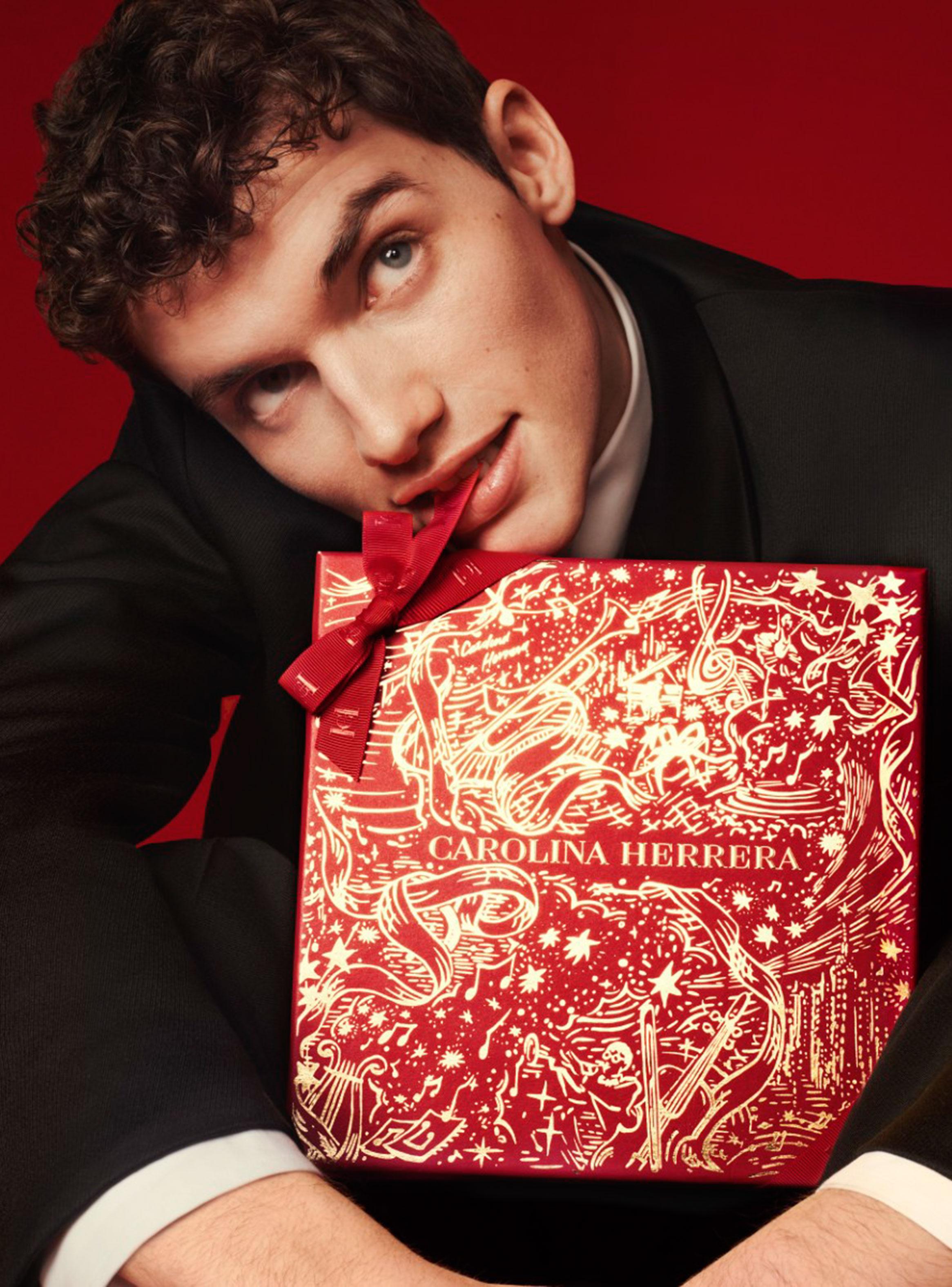 Perfume 212 VIP Black EDP Hombre 100 ml + Gel de Baño 100 ml + EDP 10 ml-5