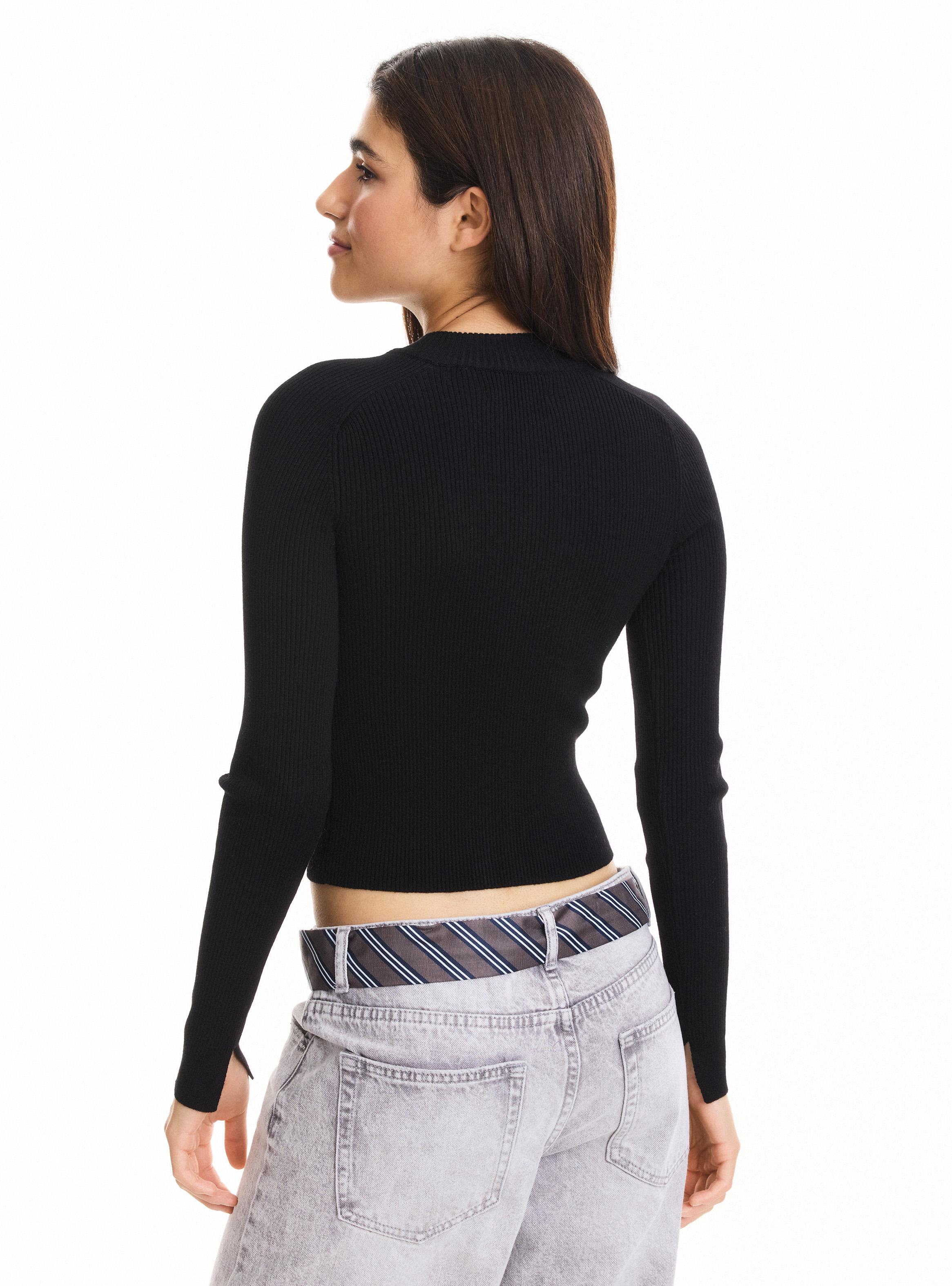 Sweater con Cuello Alto y Cierre-1