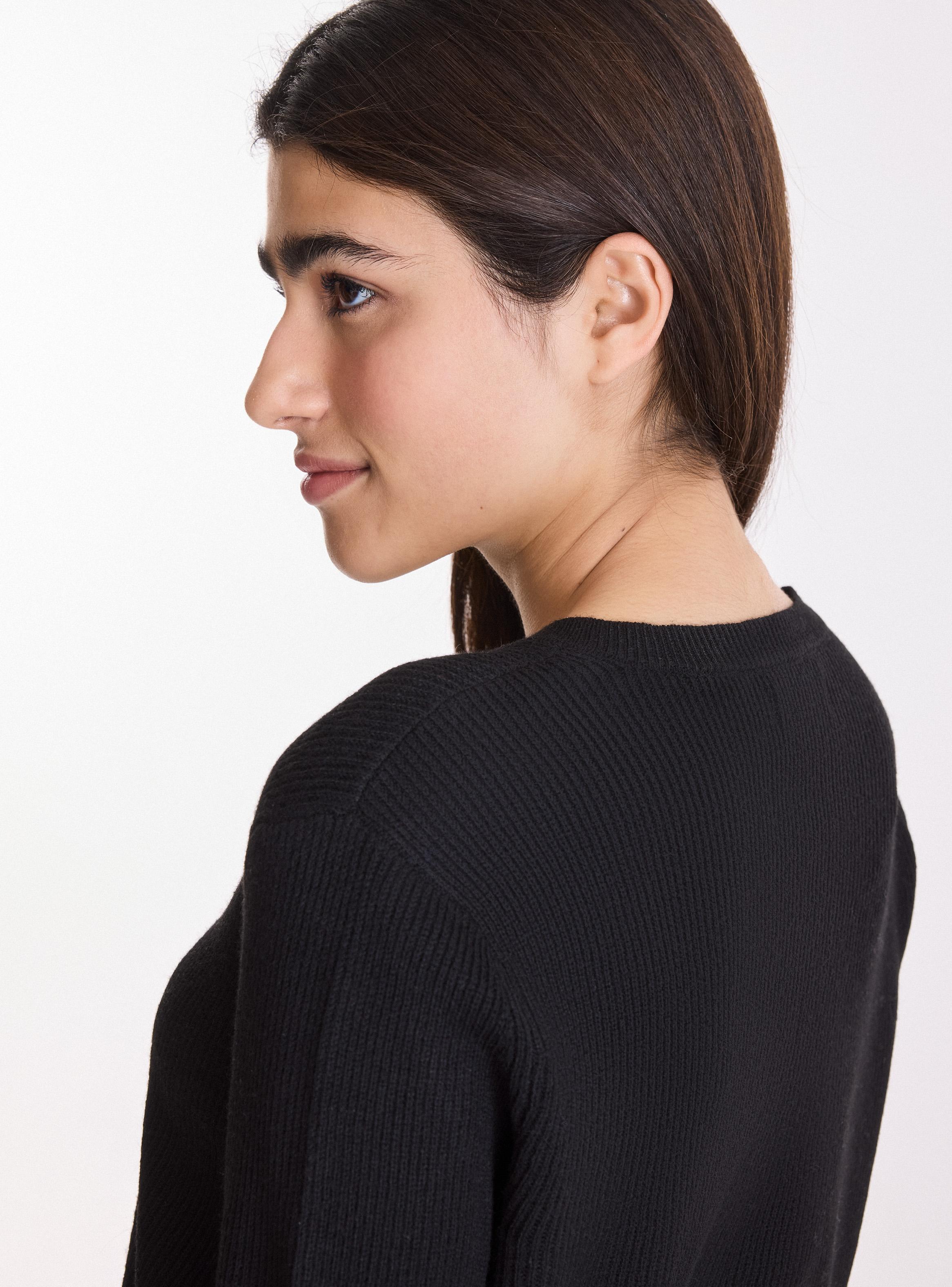 Sweater Cárdigan Básico con Botones-3