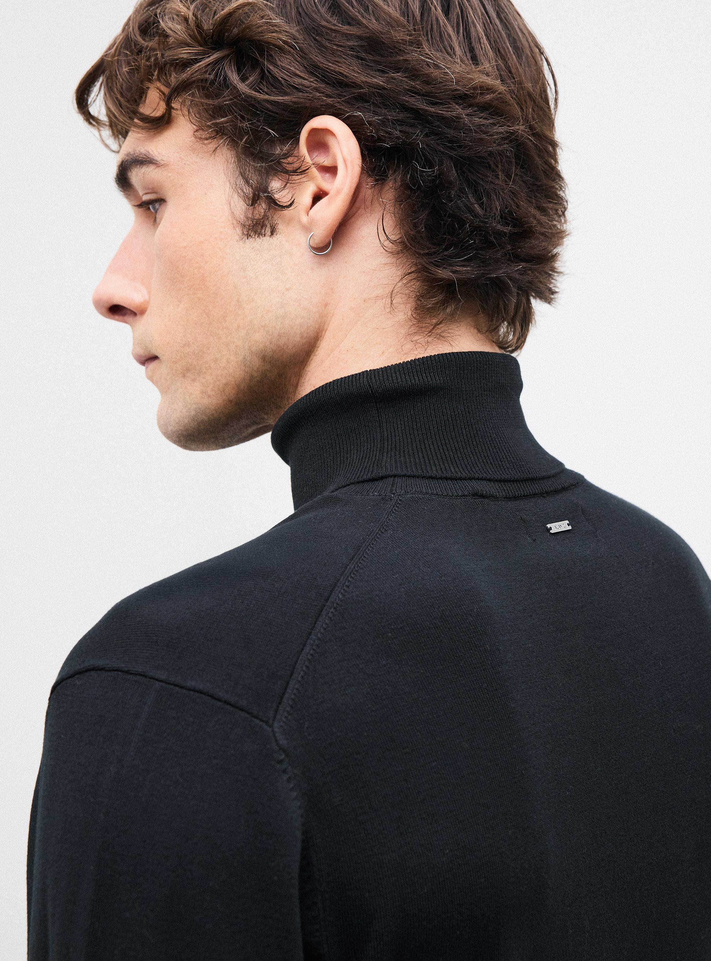 Sweater Beatle Cuello Alto-3