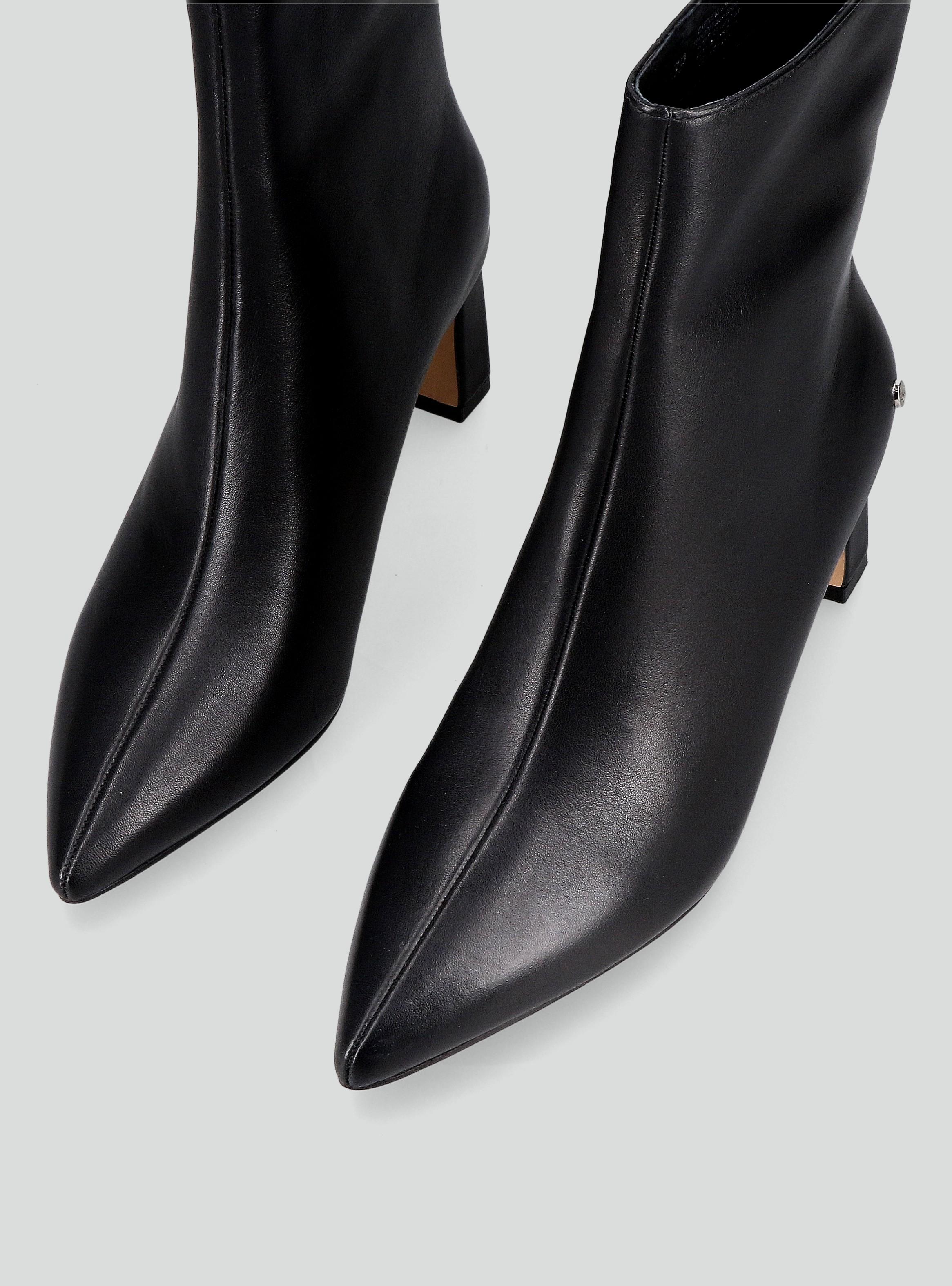 Botín Caña Ajustada y Cierre Cuero Mujer-2