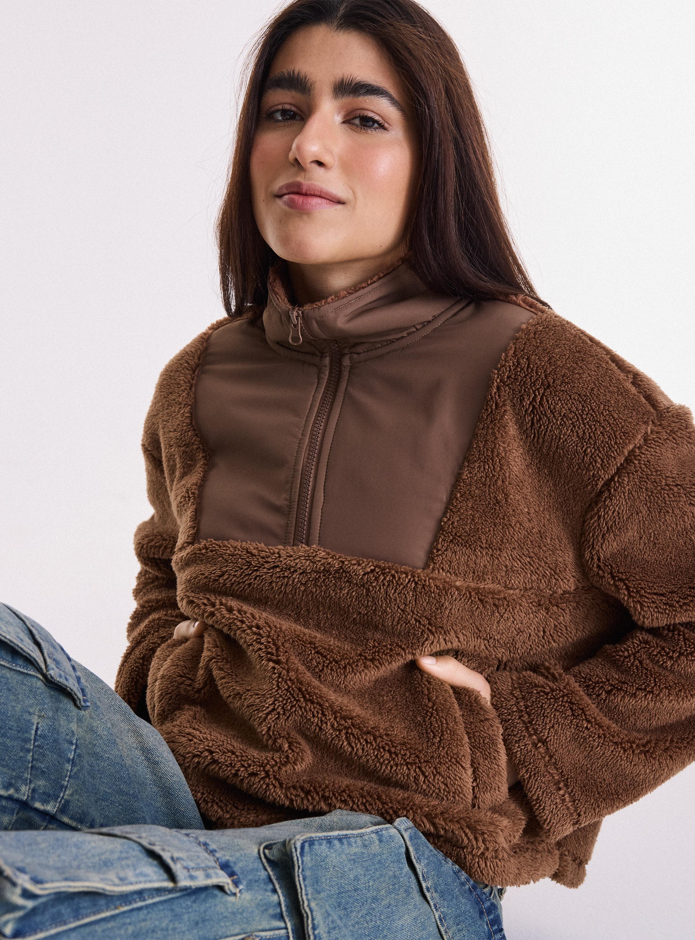 Polar Básico con Detalle en el Delantero-2