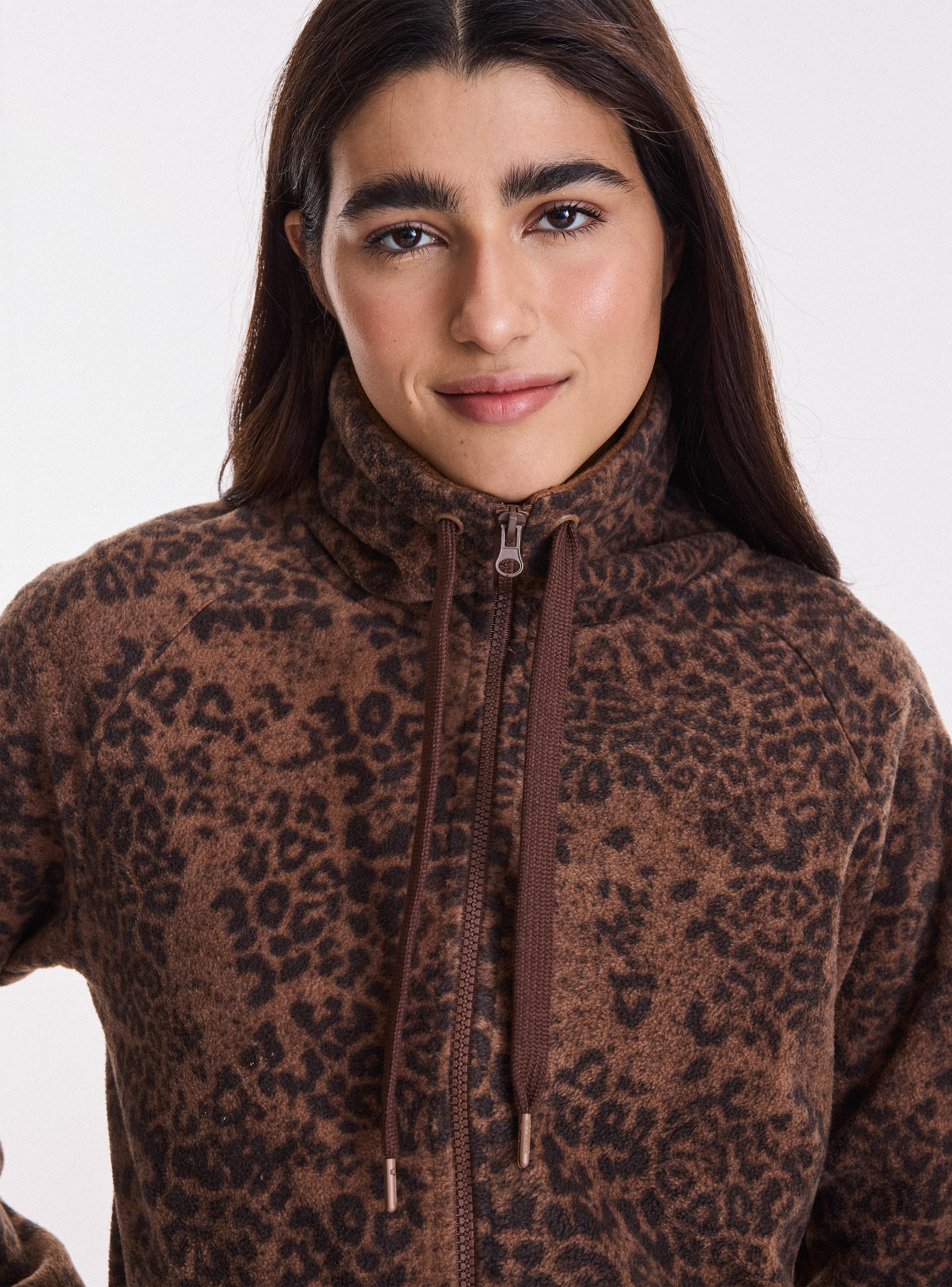 Polar con Bolsillo y Cuello Alto-2