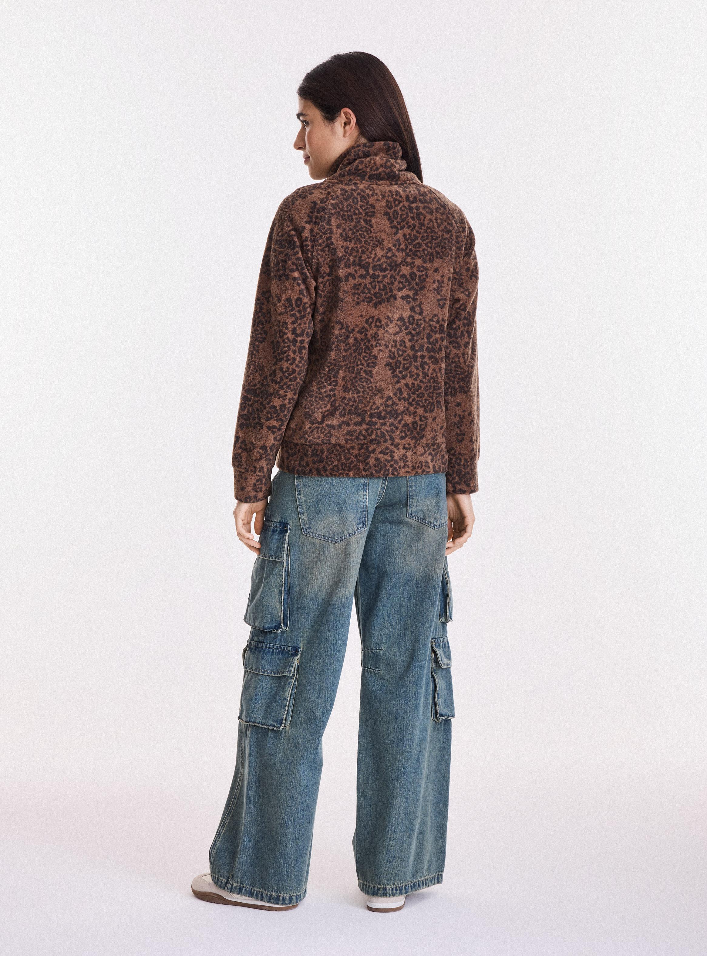 Polar con Bolsillo y Cuello Alto-5