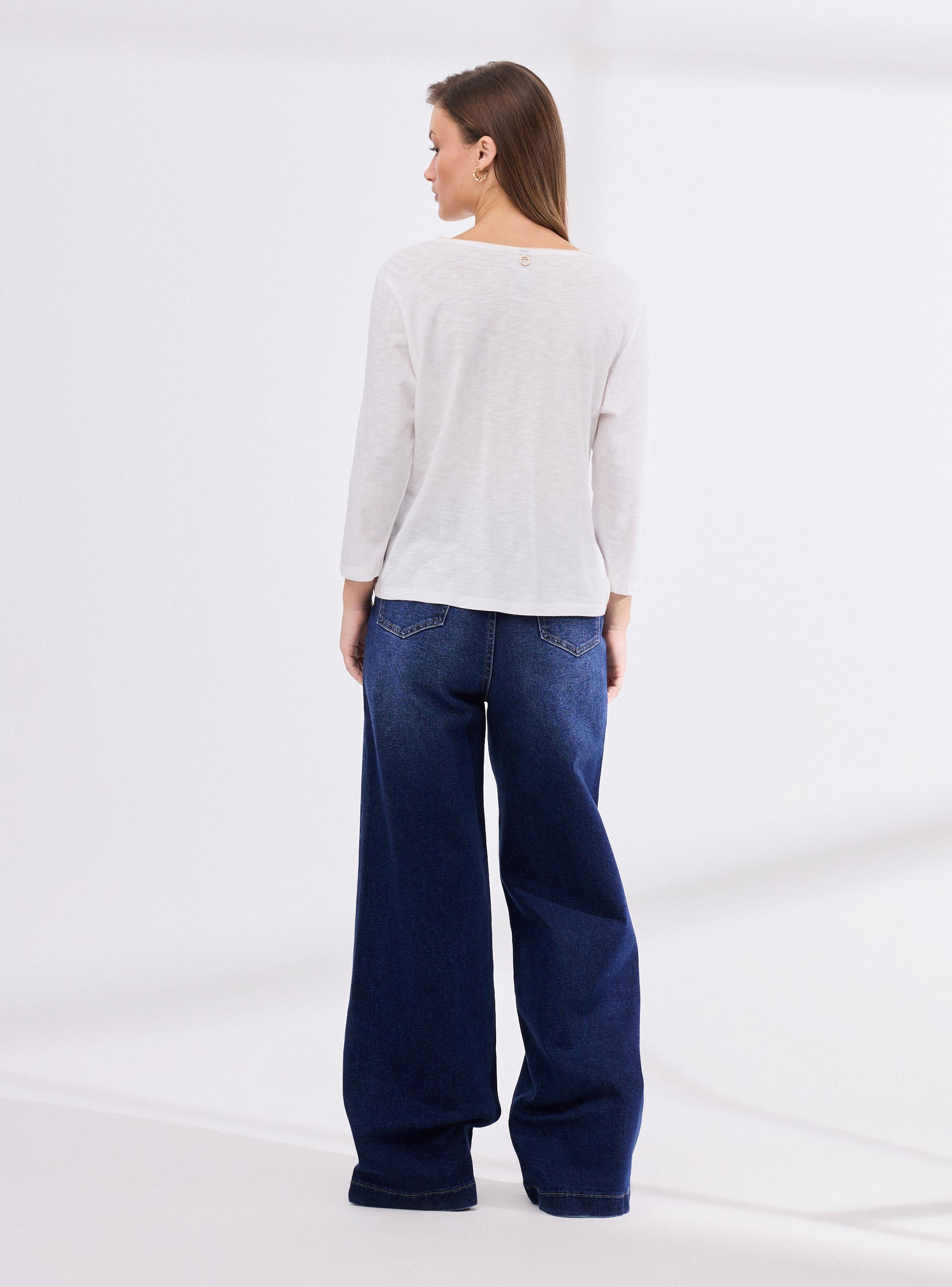 Polera con Detalle Bordado en Escote-5